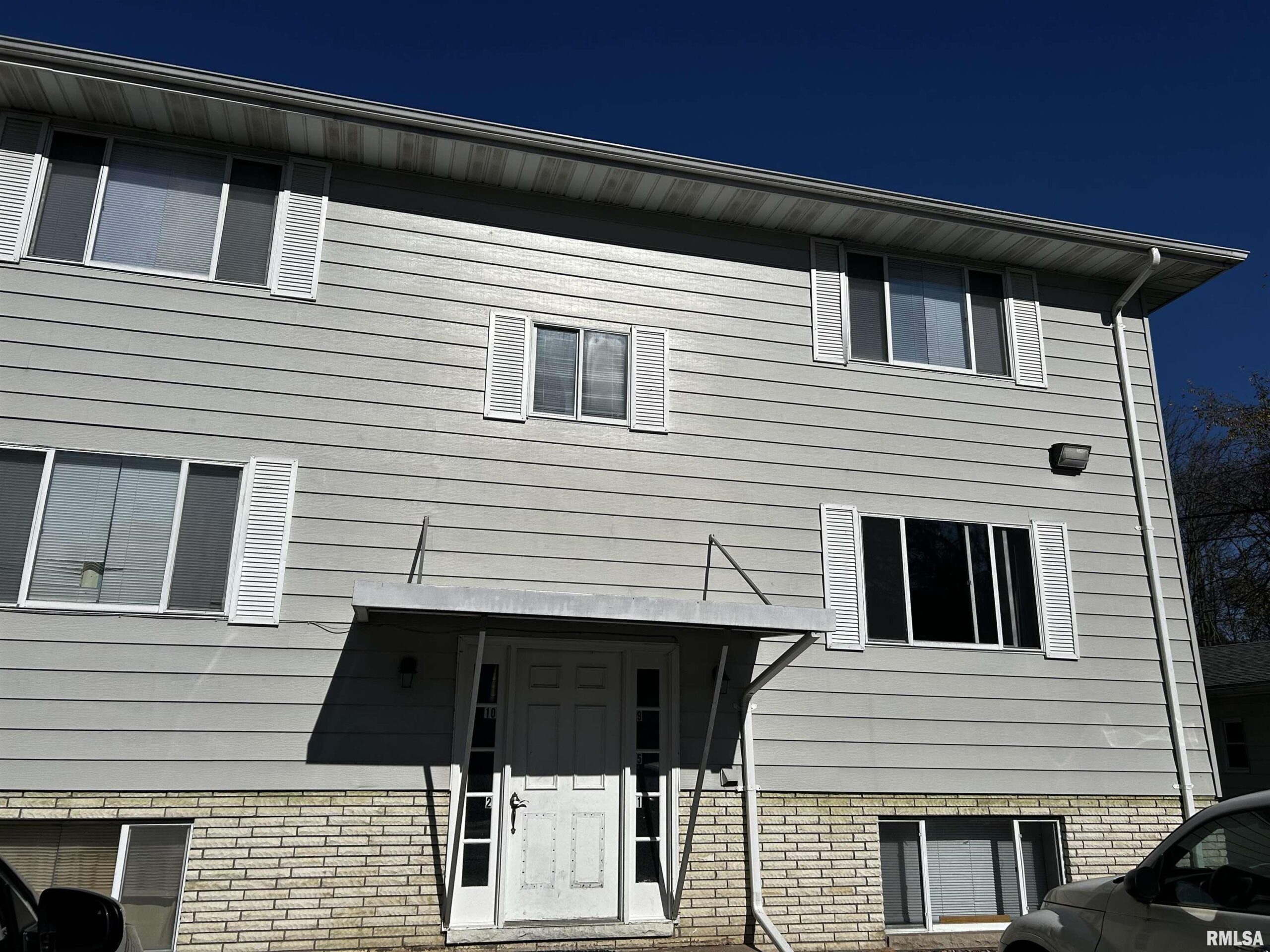 928 S STEWART Street Creve Coeur IL