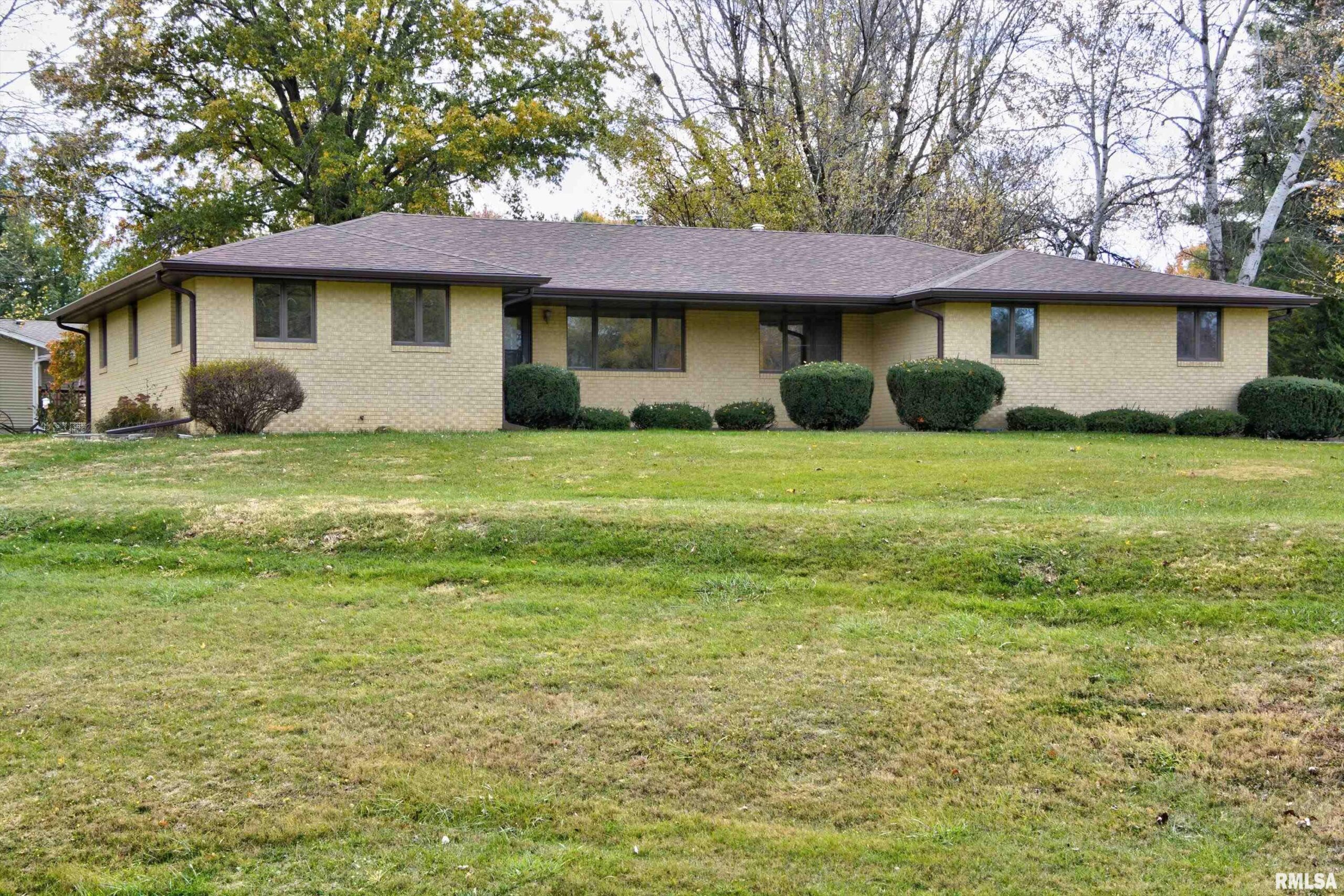 113 VALENTINE Place Colchester IL