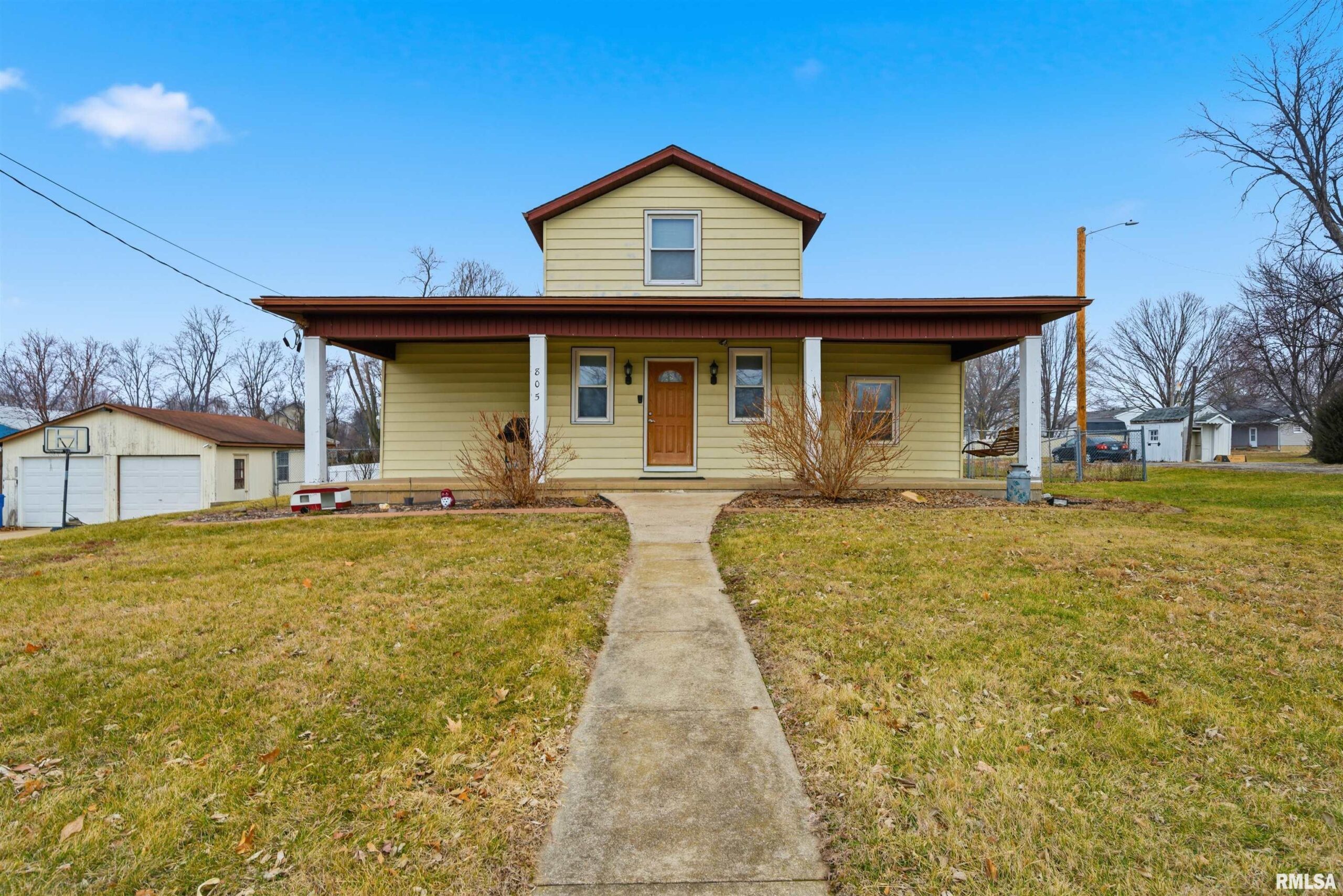 805 W MAIN Street Elmwood IL