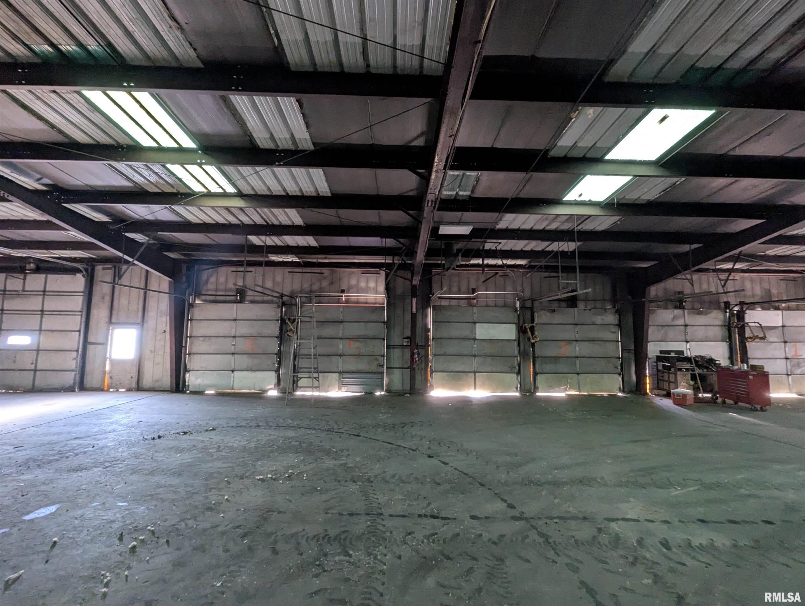 125 W BARLOW Road Farmington IL