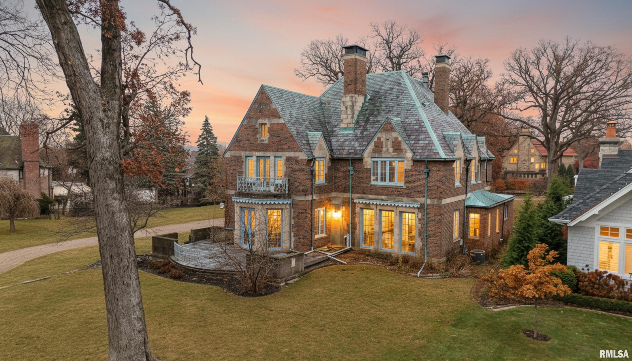 4775 N GRANDVIEW Drive Peoria Heights IL