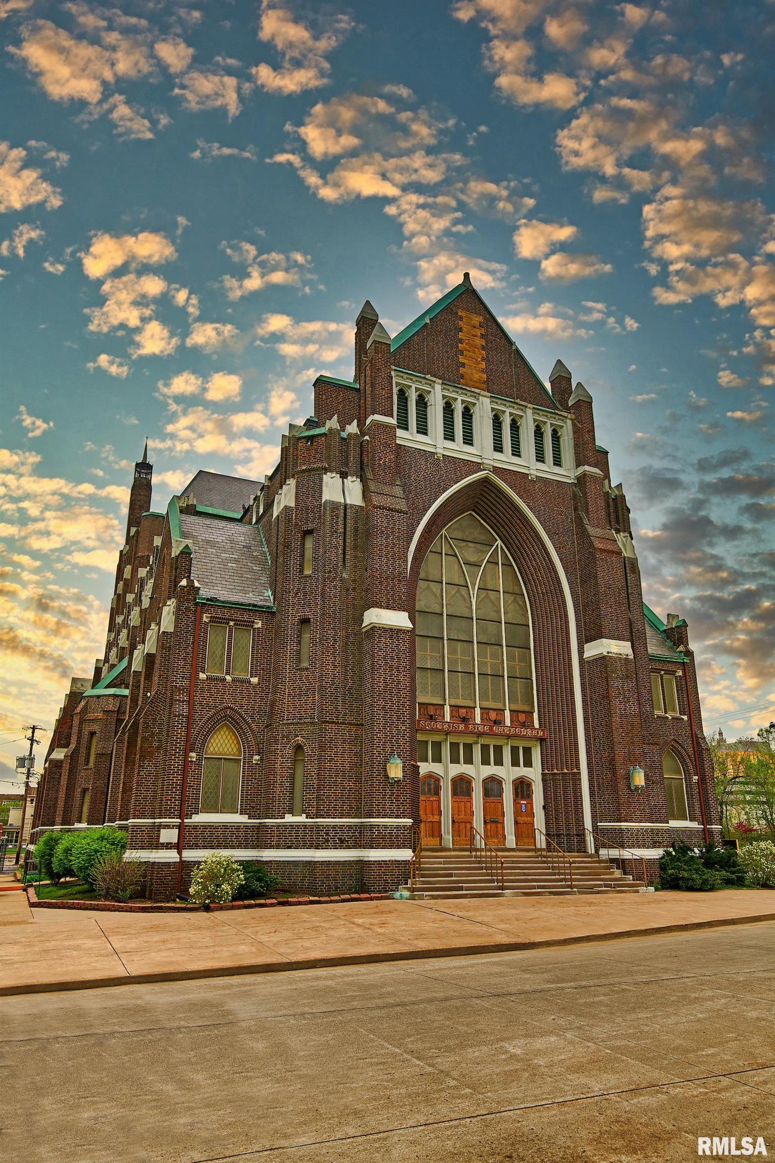 400 NE PERRY Avenue Peoria IL