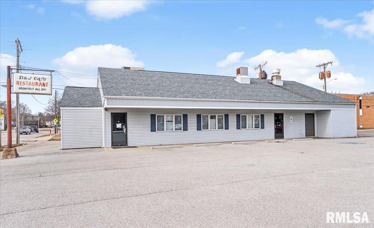 915 W LAUREL Street Springfield IL