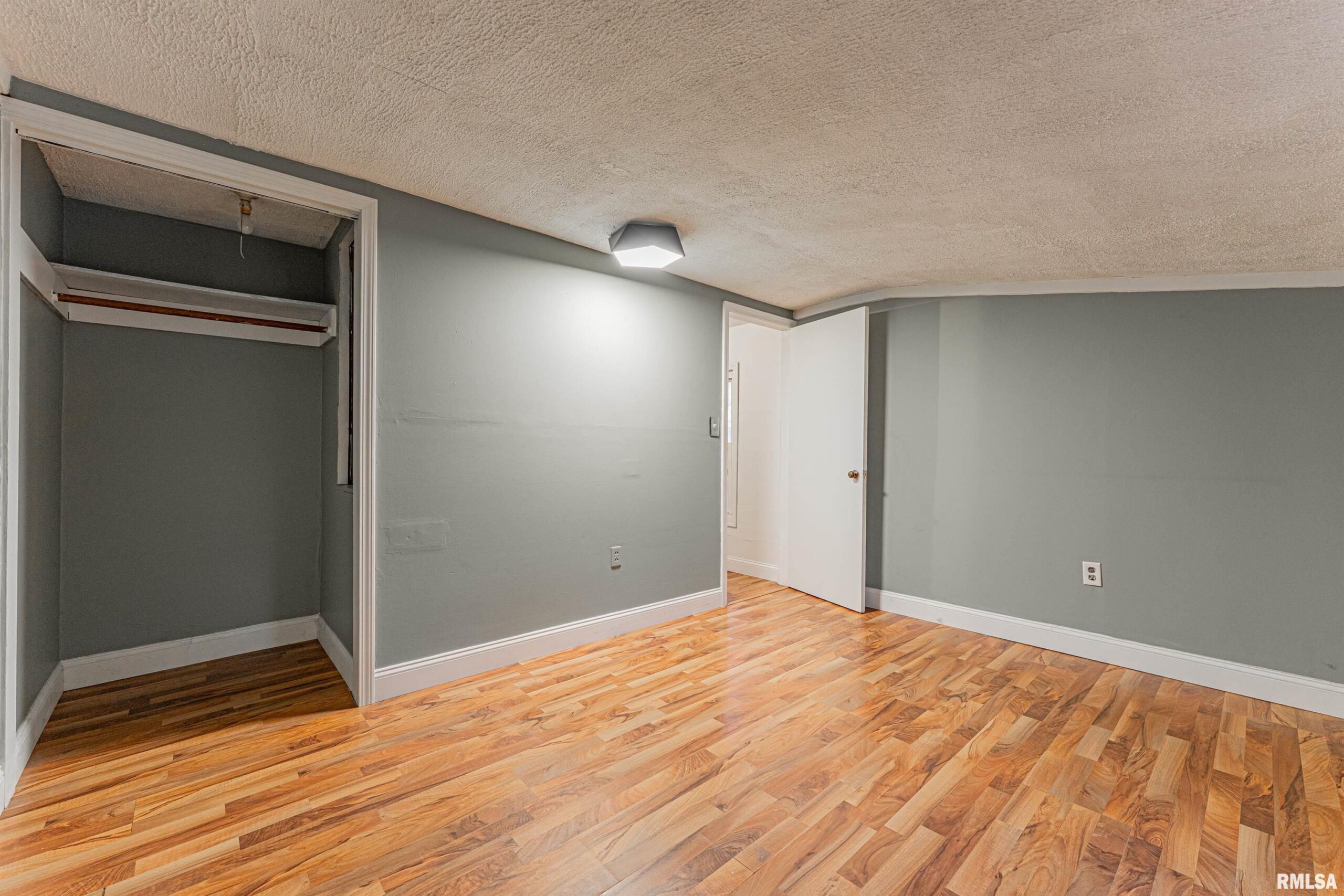 1431 N OTTAWA Street Lincoln IL