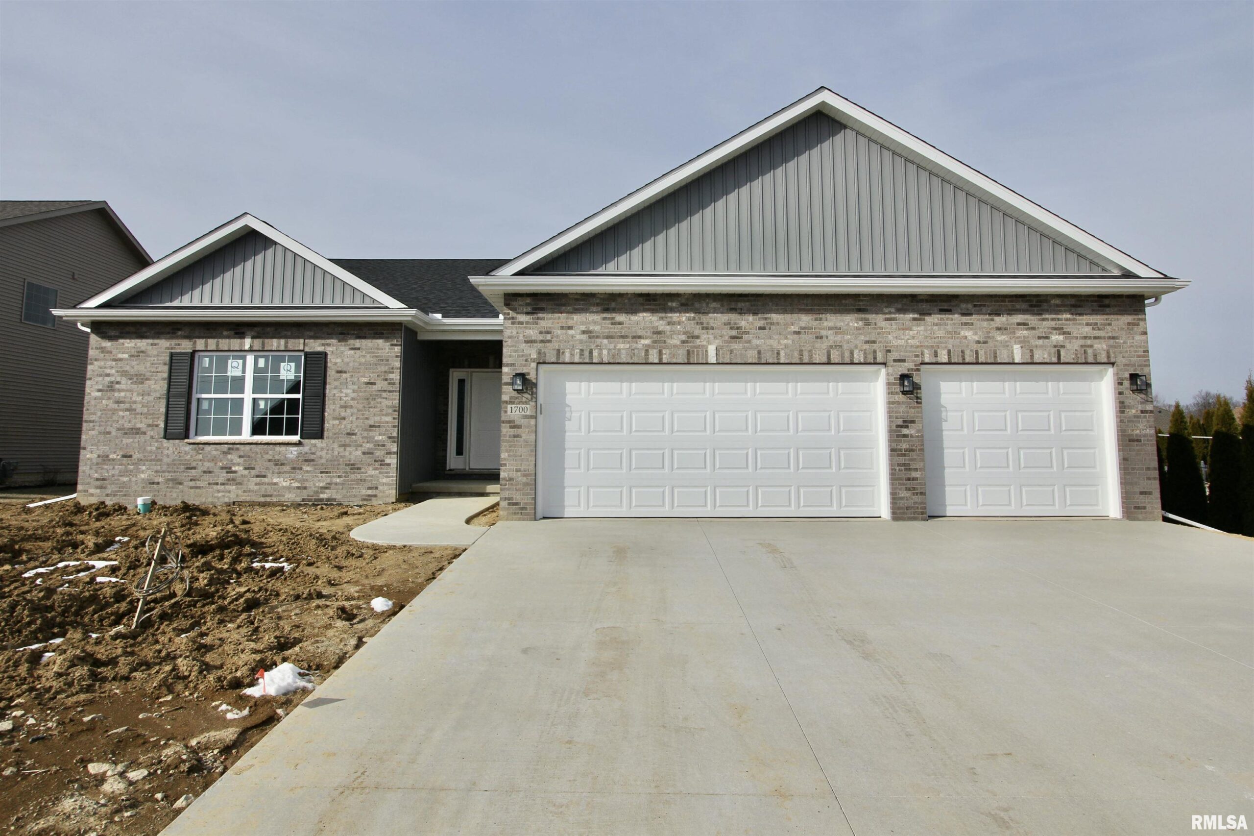 1700 RUSTIC OAK Drive Washington IL