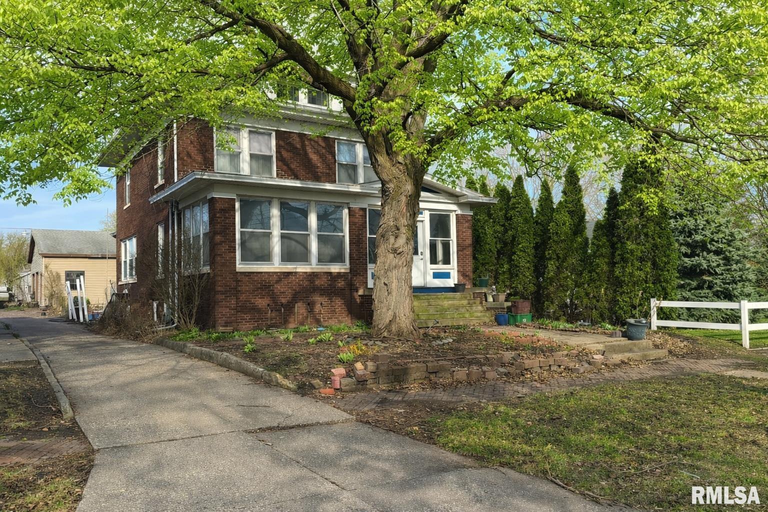 406 S A Street Monmouth IL