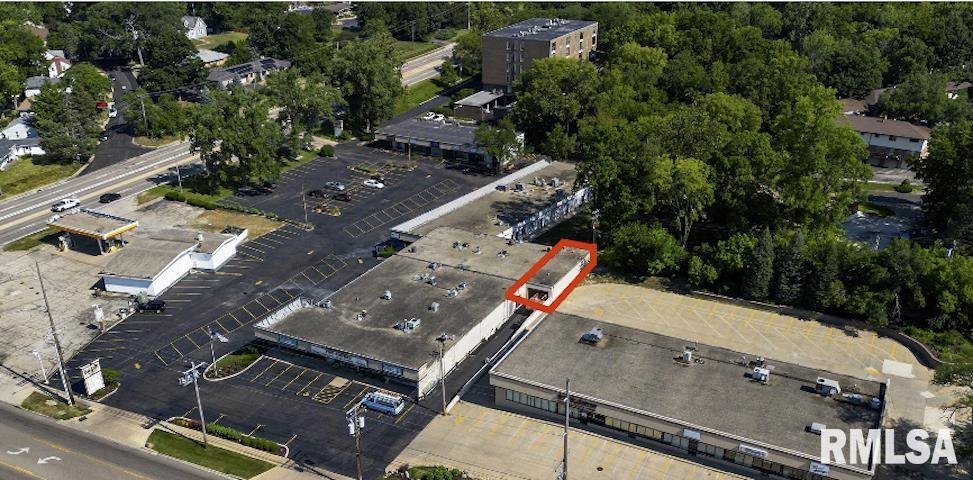 121 E LAKE Avenue Peoria IL