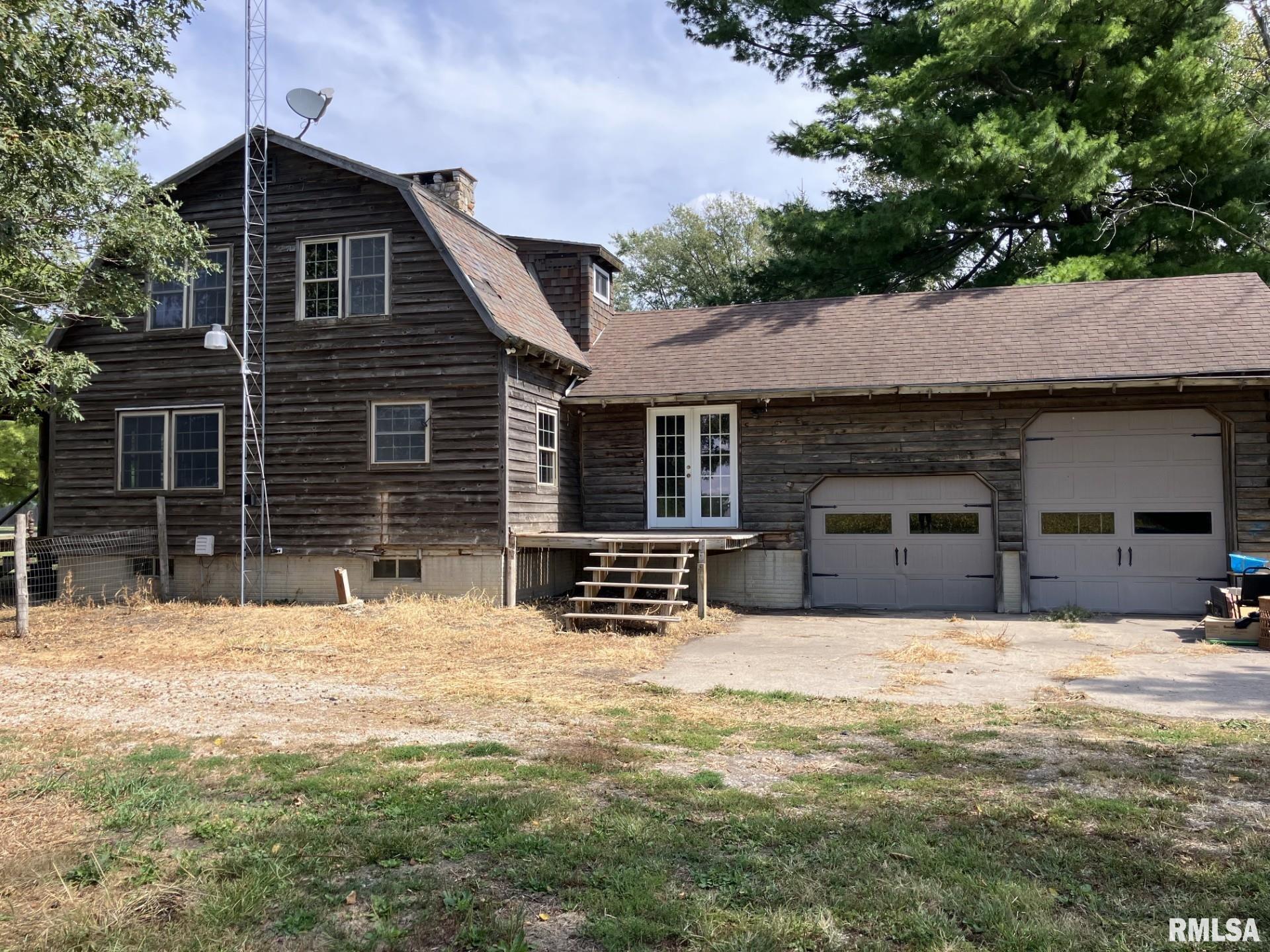 360 W BROADWAY Street Roseville IL