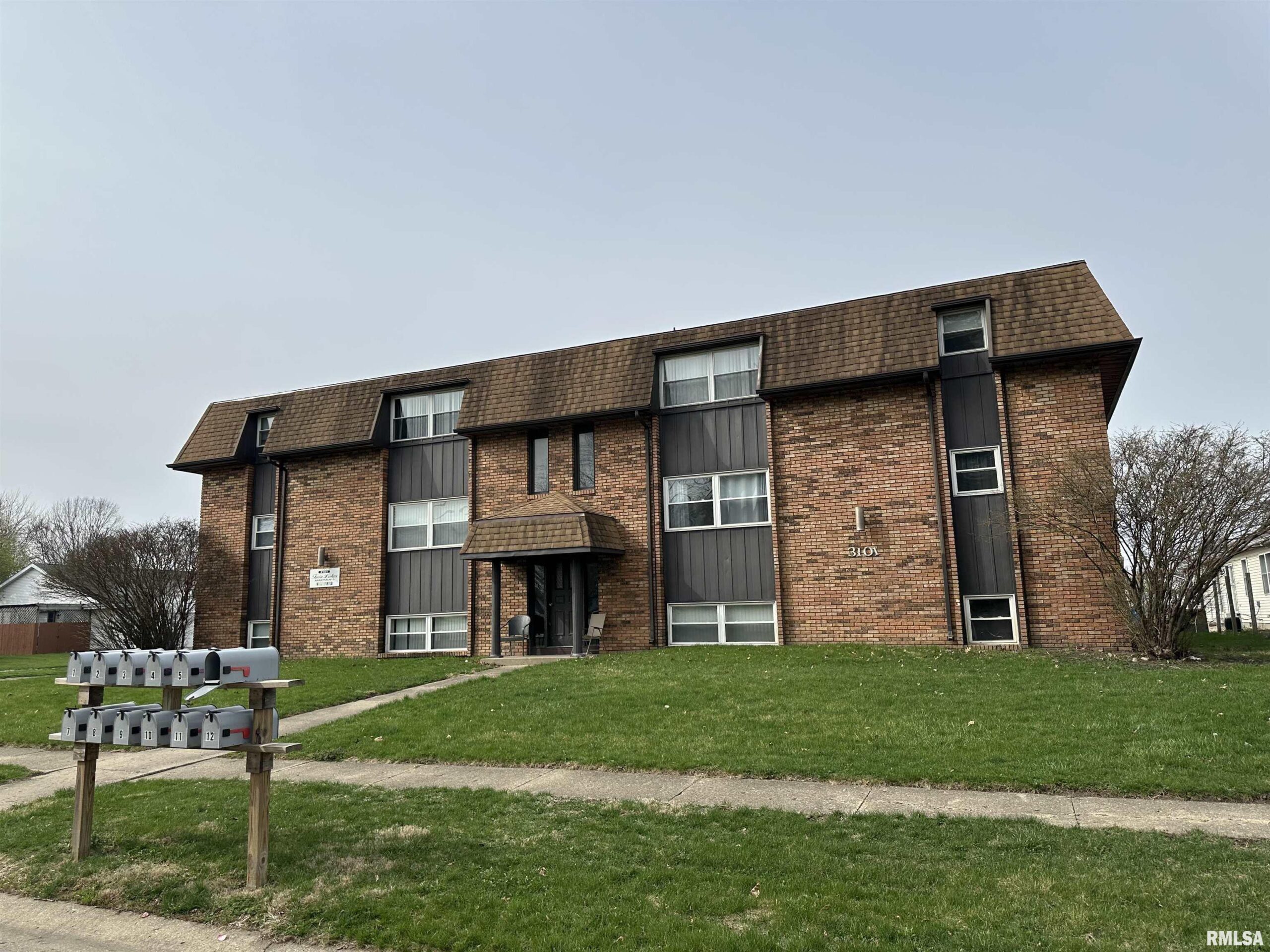 3101 TWIN LAKES Drive Springfield IL