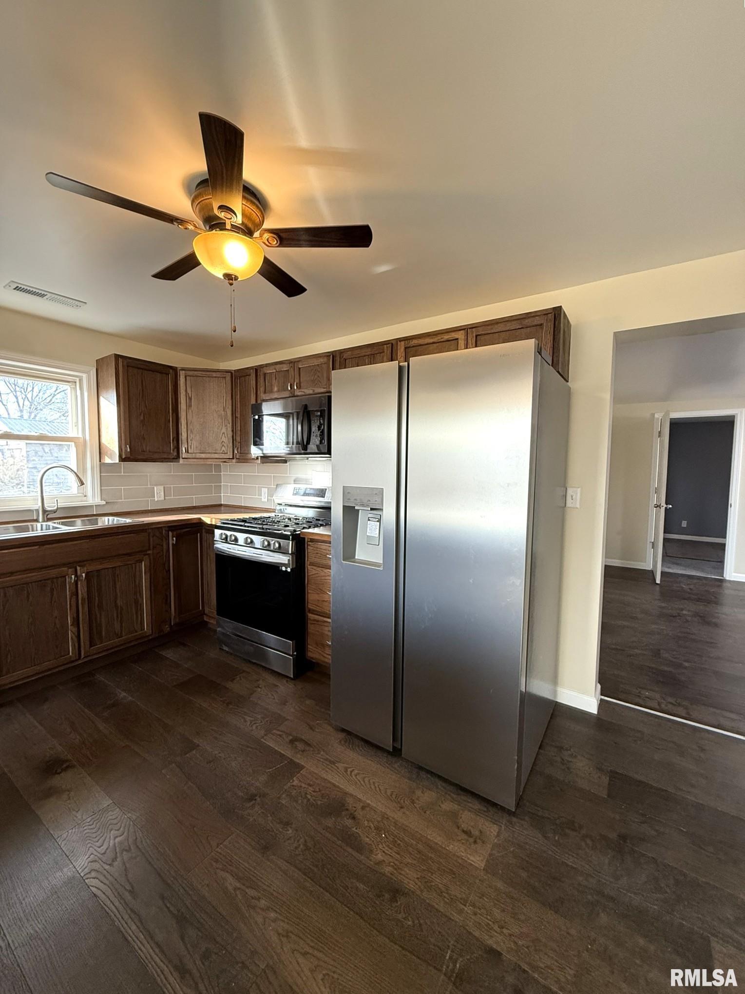 601 Glenway Avenue Knoxville IL