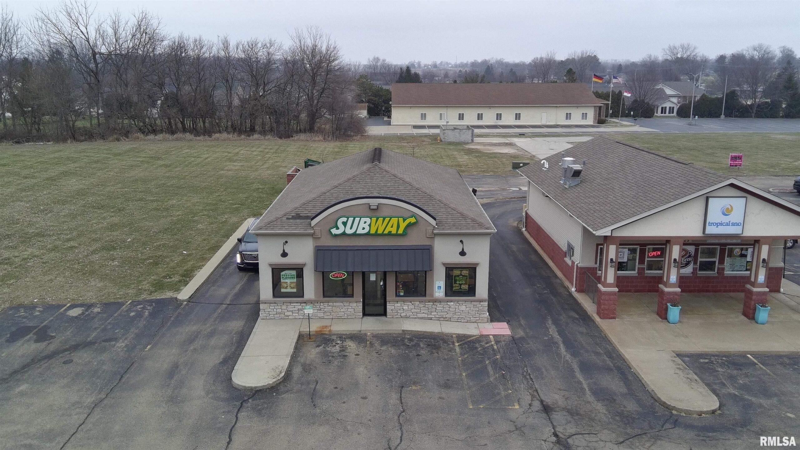 3727 W WILLOW KNOLLS Drive Peoria IL