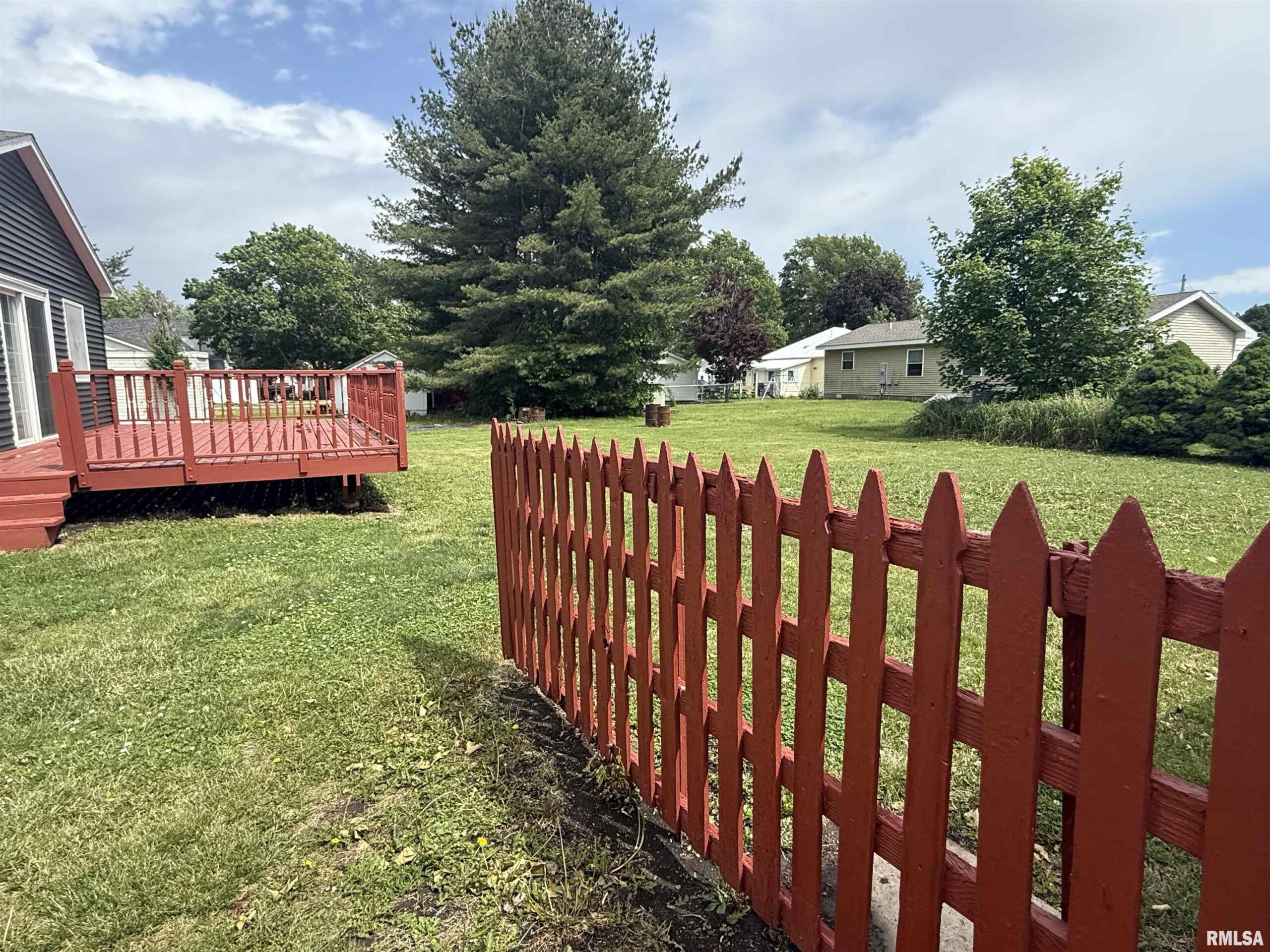 130 E MAPLE Street Roseville IL