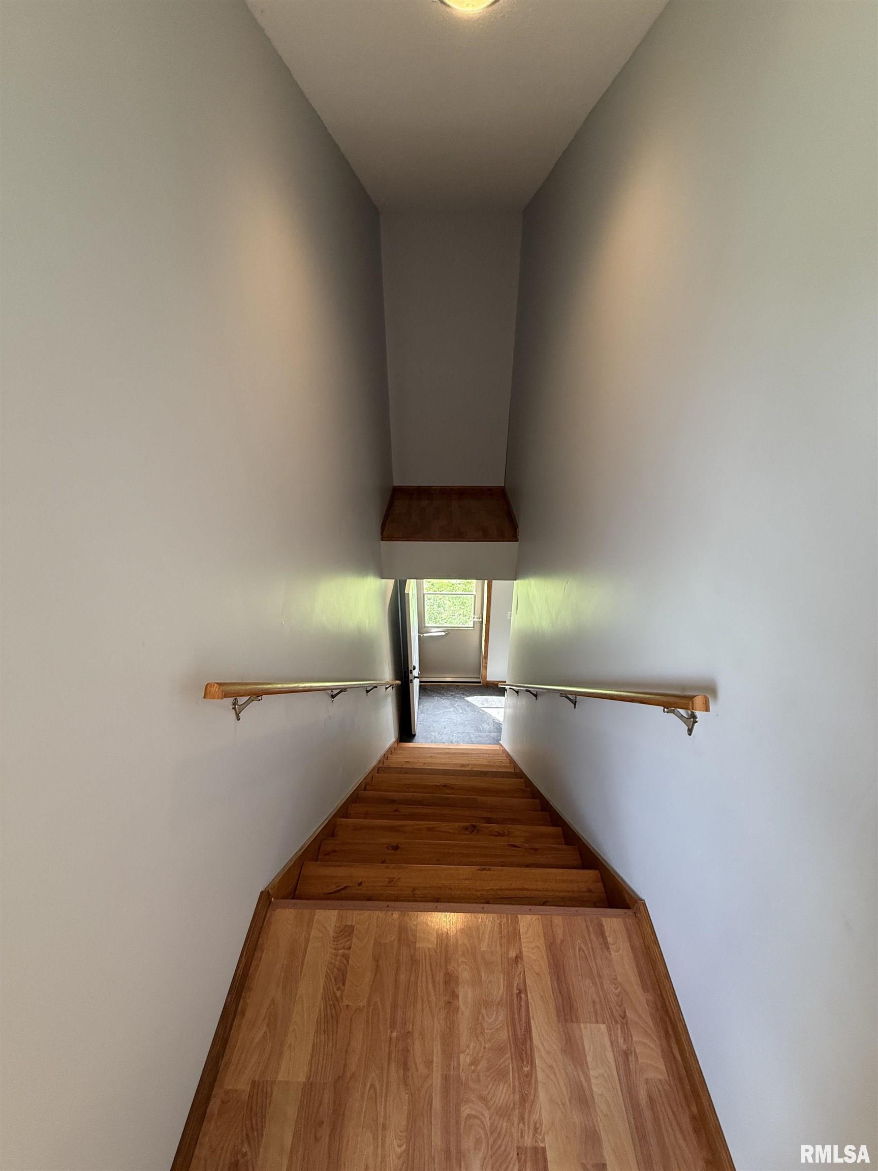 112 E GRAND Avenue Owaneco IL