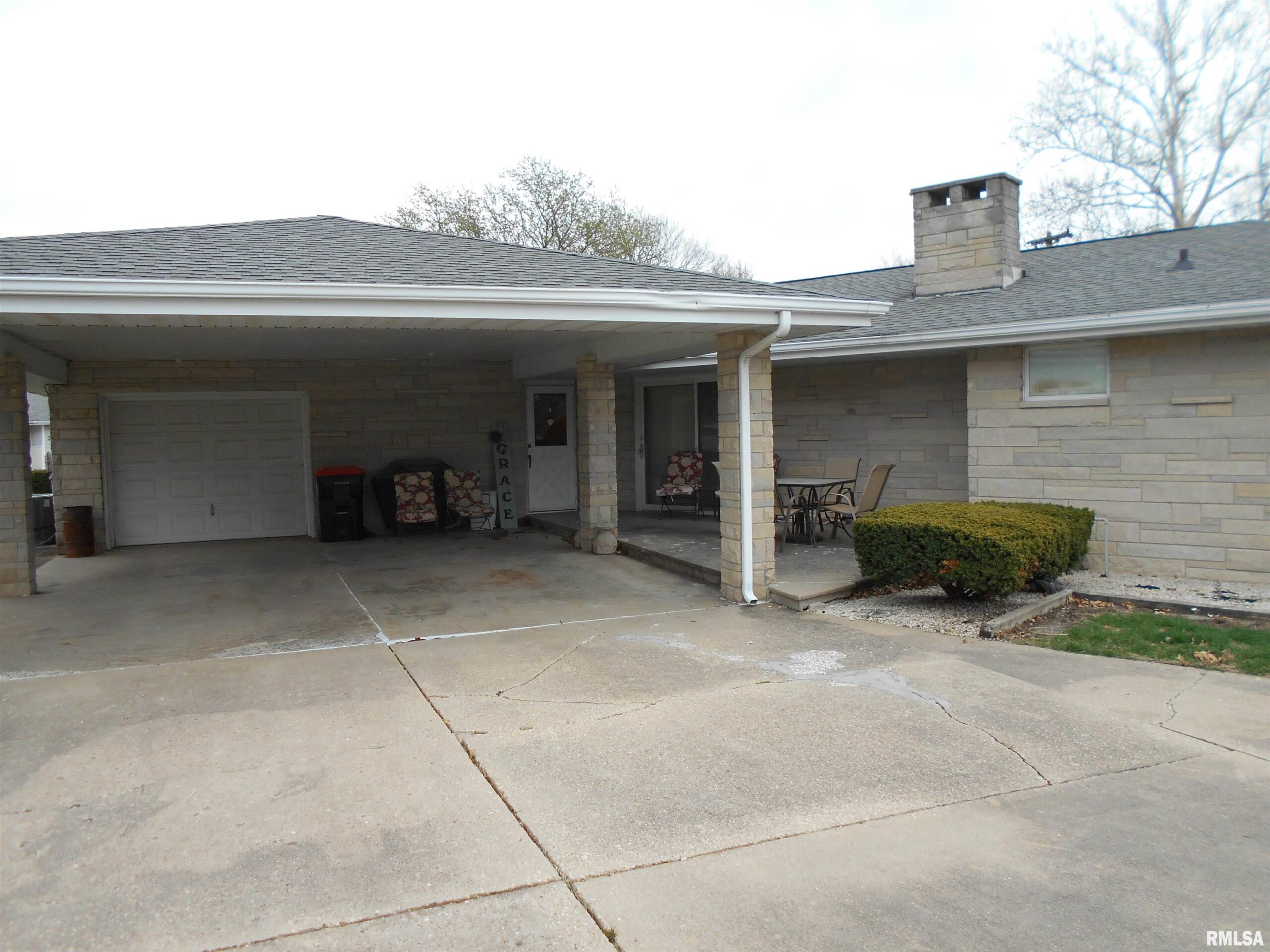 4 Hiel Drive Bushnell IL