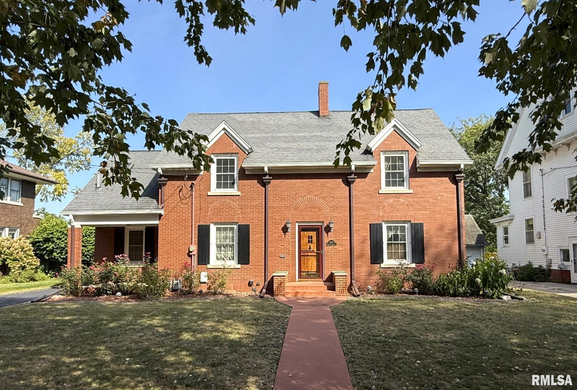 745 N ACADEMY Street Galesburg IL