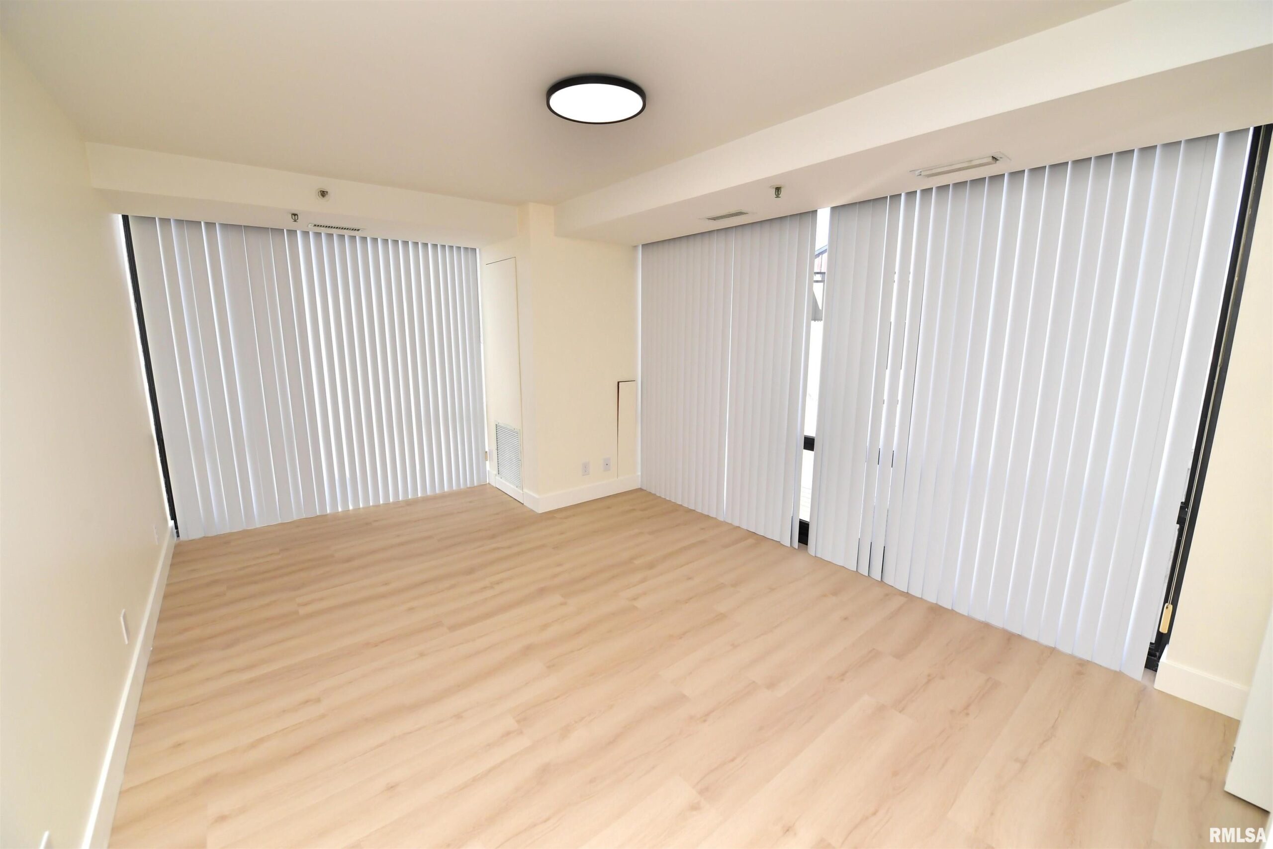 123 SW JEFFERSON Avenue Peoria IL