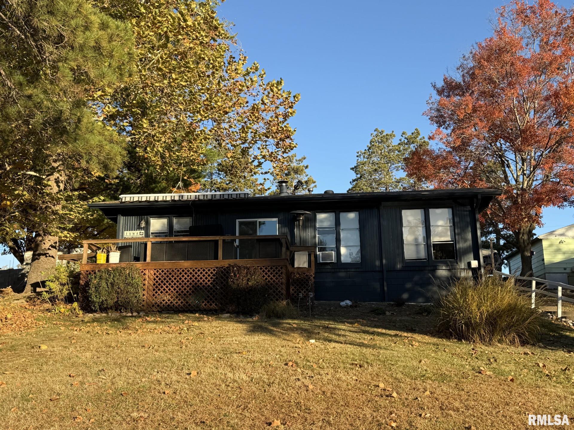 26 LAKE WARREN Drive Monmouth IL