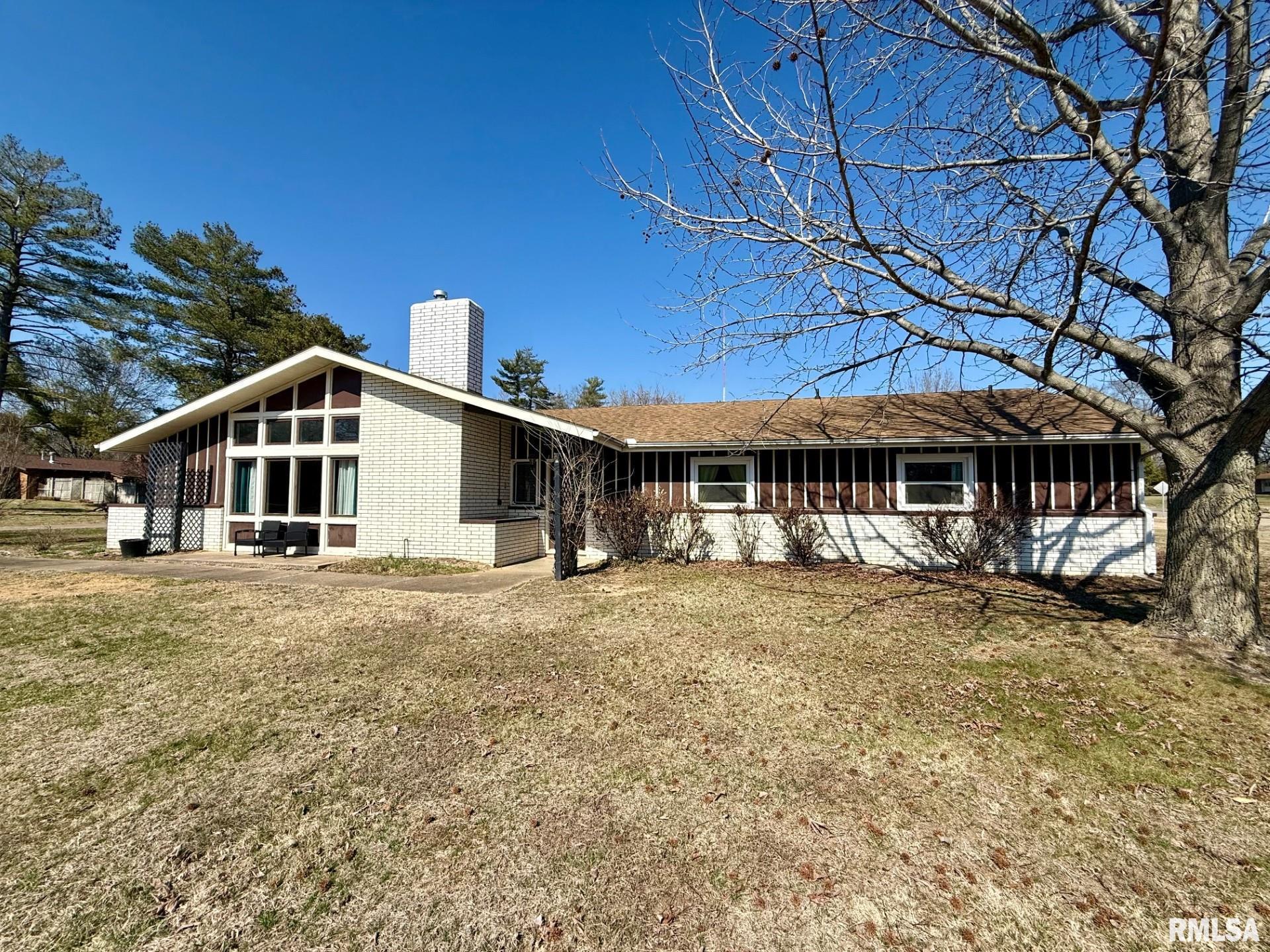 2 PINEWOOD Drive Carbondale IL