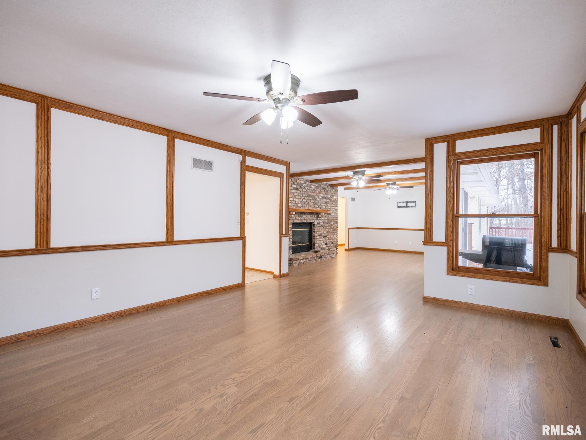 221 WARRIOR Way Germantown Hills IL