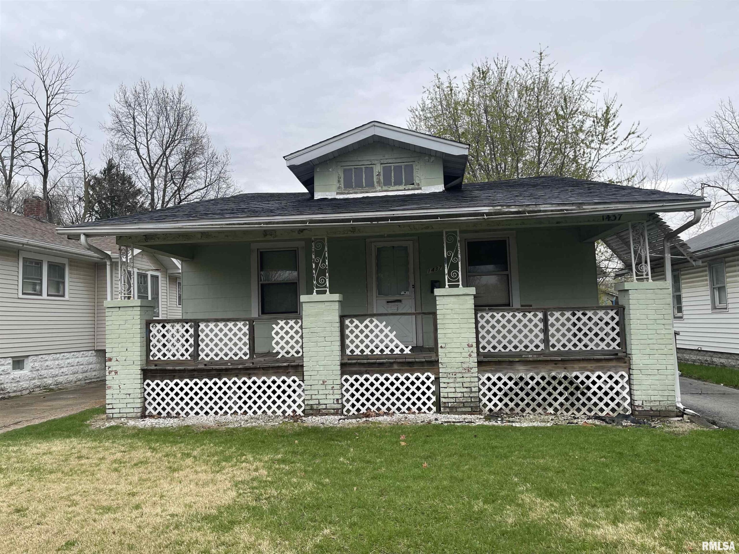 1437 E DIVISION Street Decatur IL