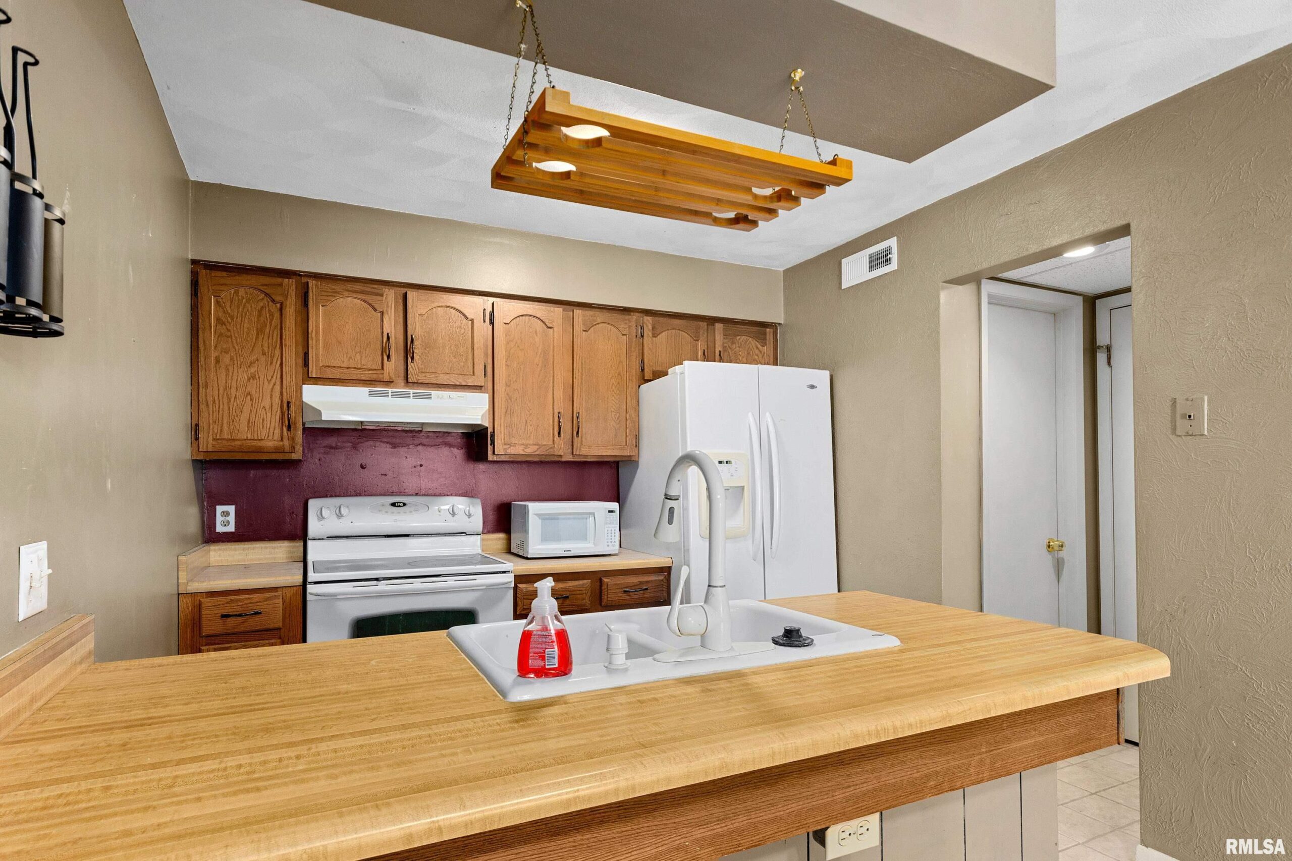 6809 N FROSTWOOD Parkway Peoria IL