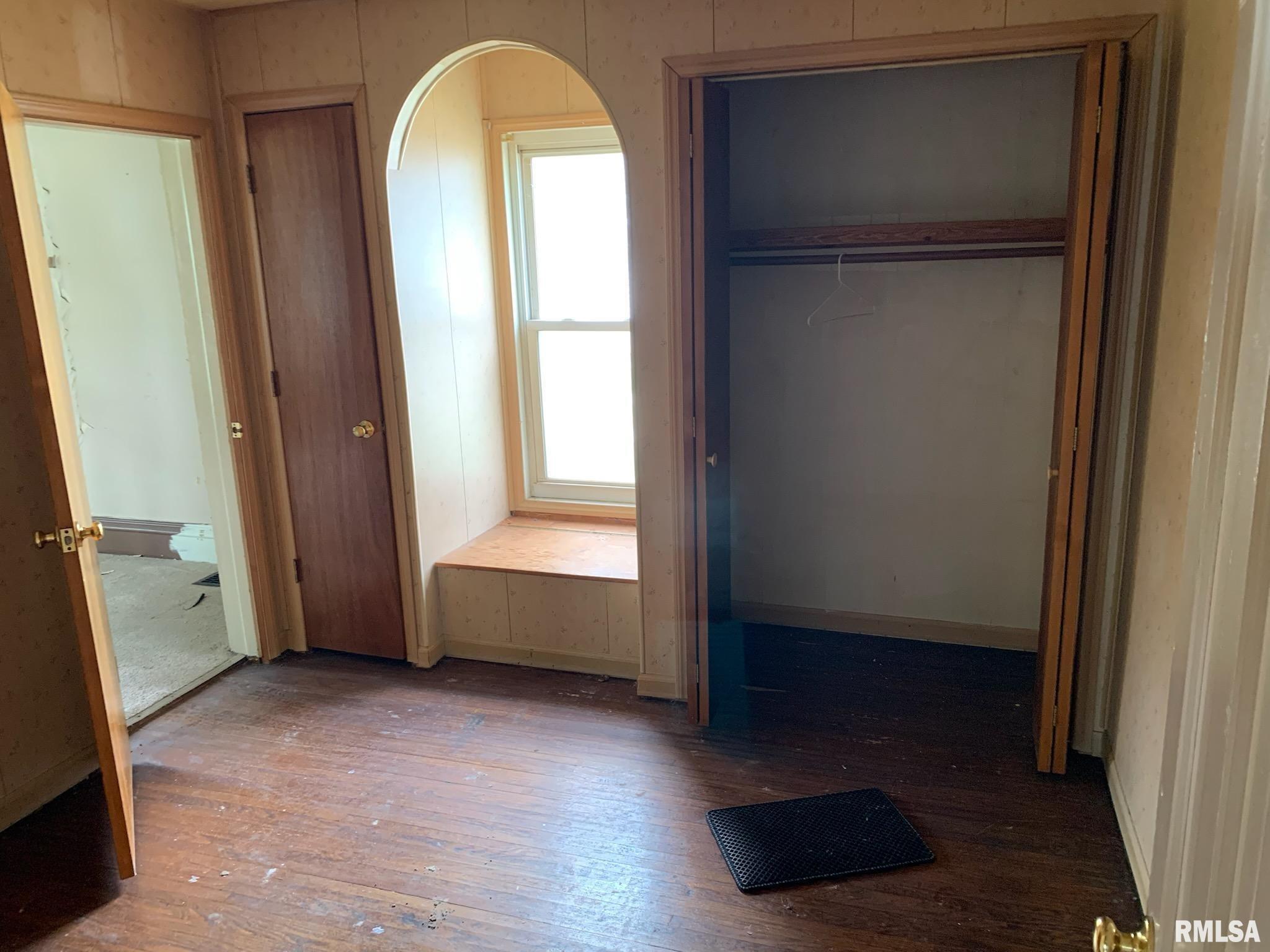 924 N CRAFFORD Street Bushnell IL