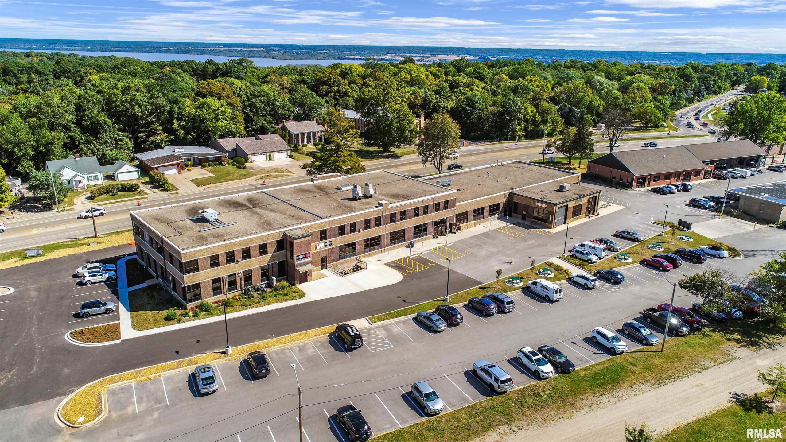 6035 N KNOXVILLE Avenue Peoria IL