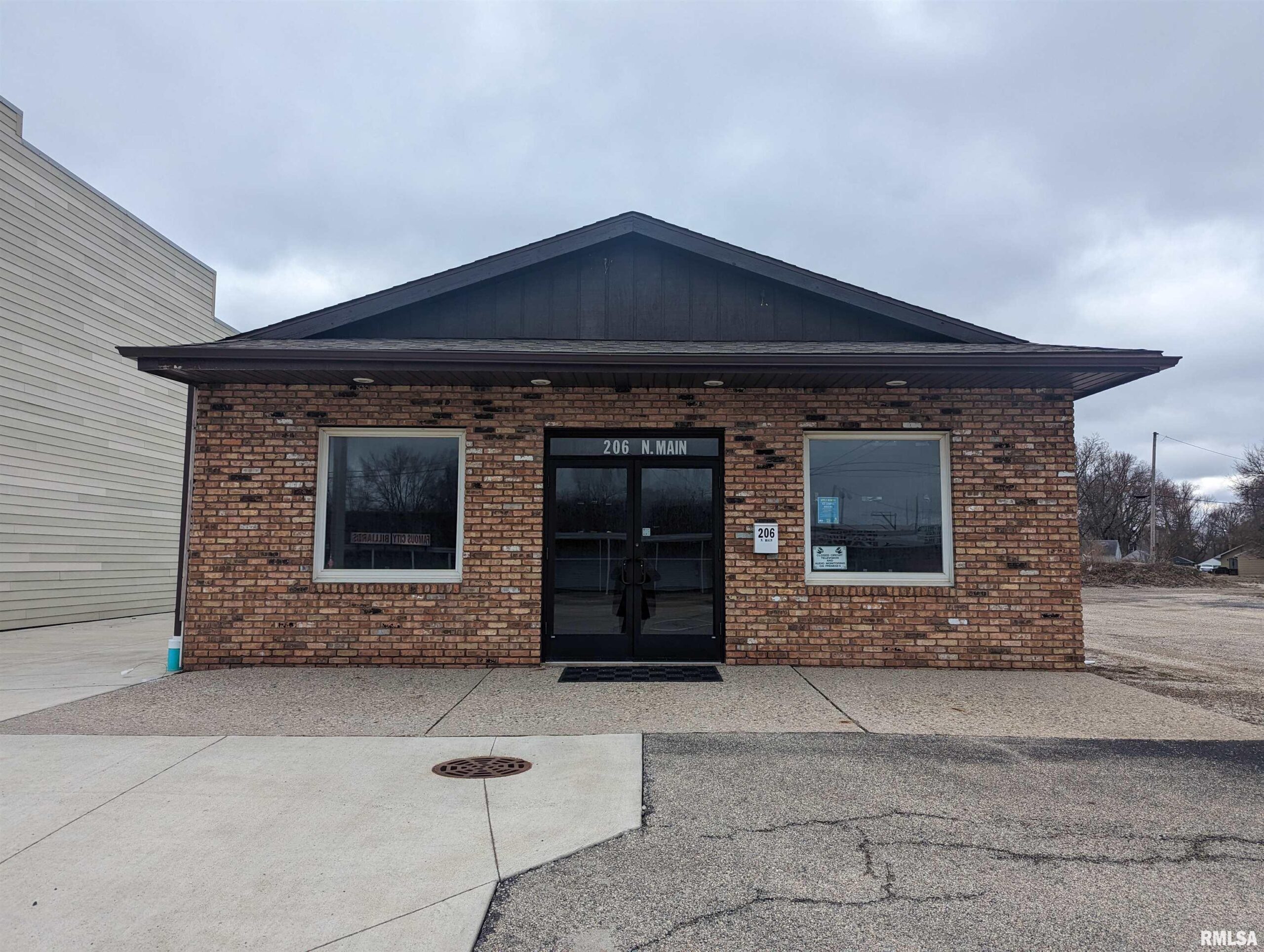 206 N MAIN Street Creve Coeur IL