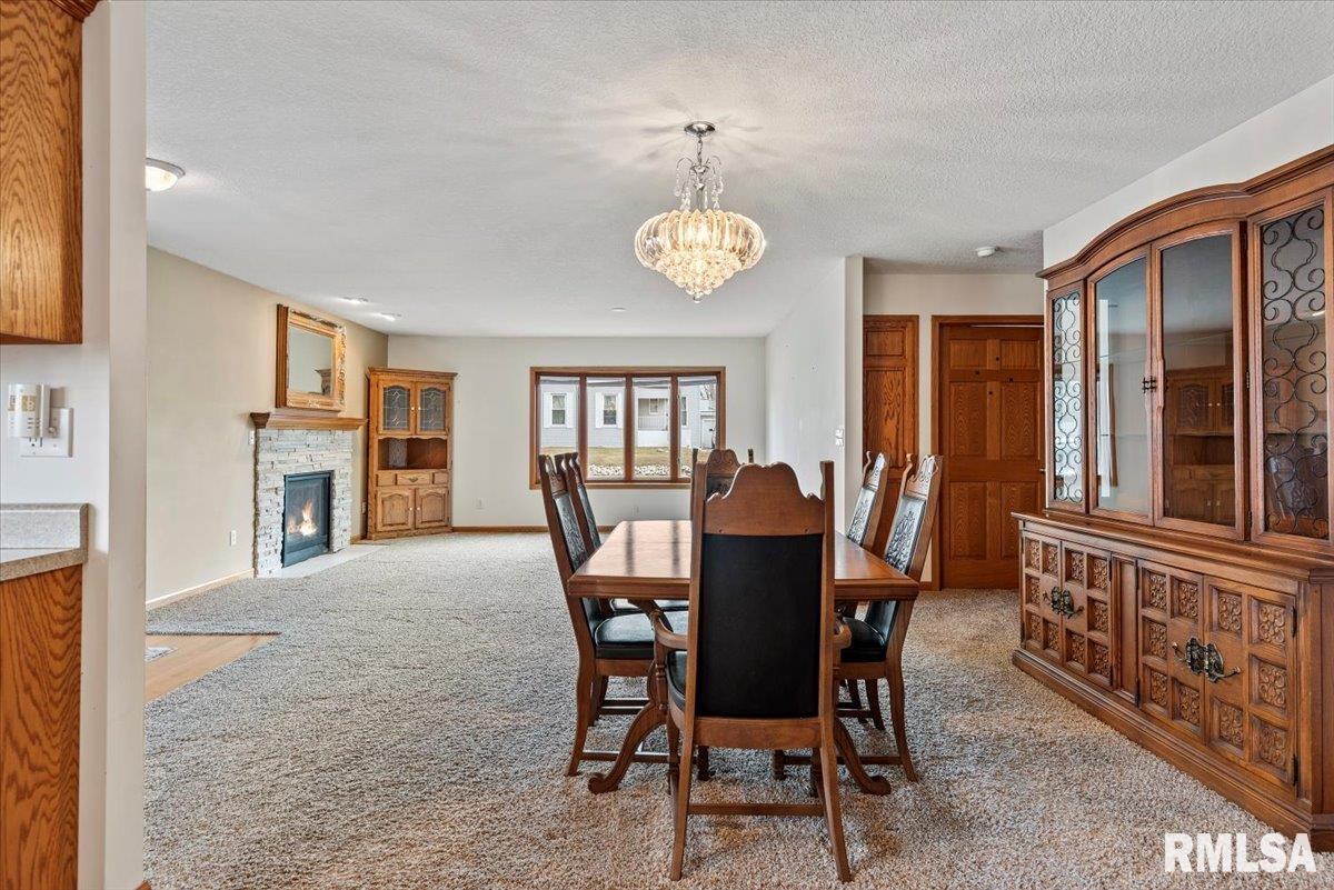 1918 GREENVIEW Street Taylorville IL