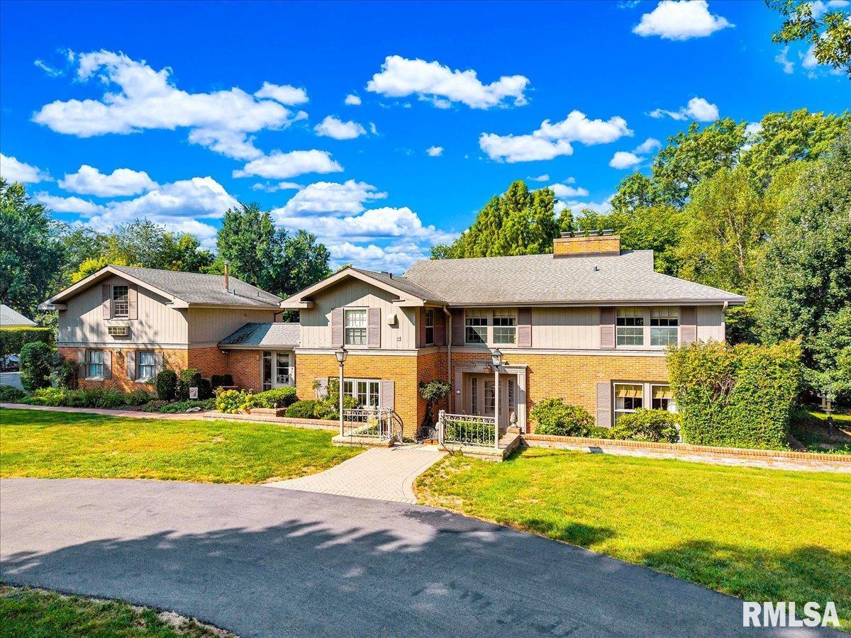 62 REDWOOD Circle Canton IL