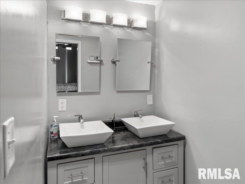 300 S MEADOW Street Royalton IL