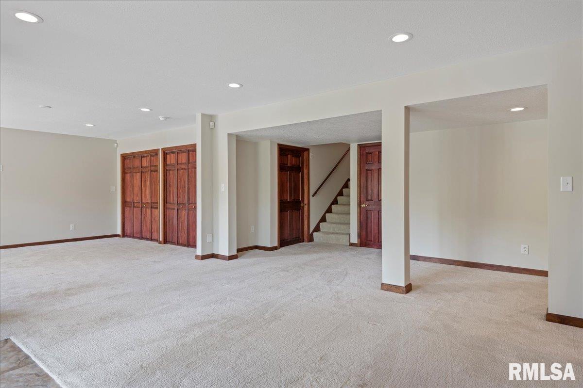 12 WEDGEWOOD Court Taylorville IL