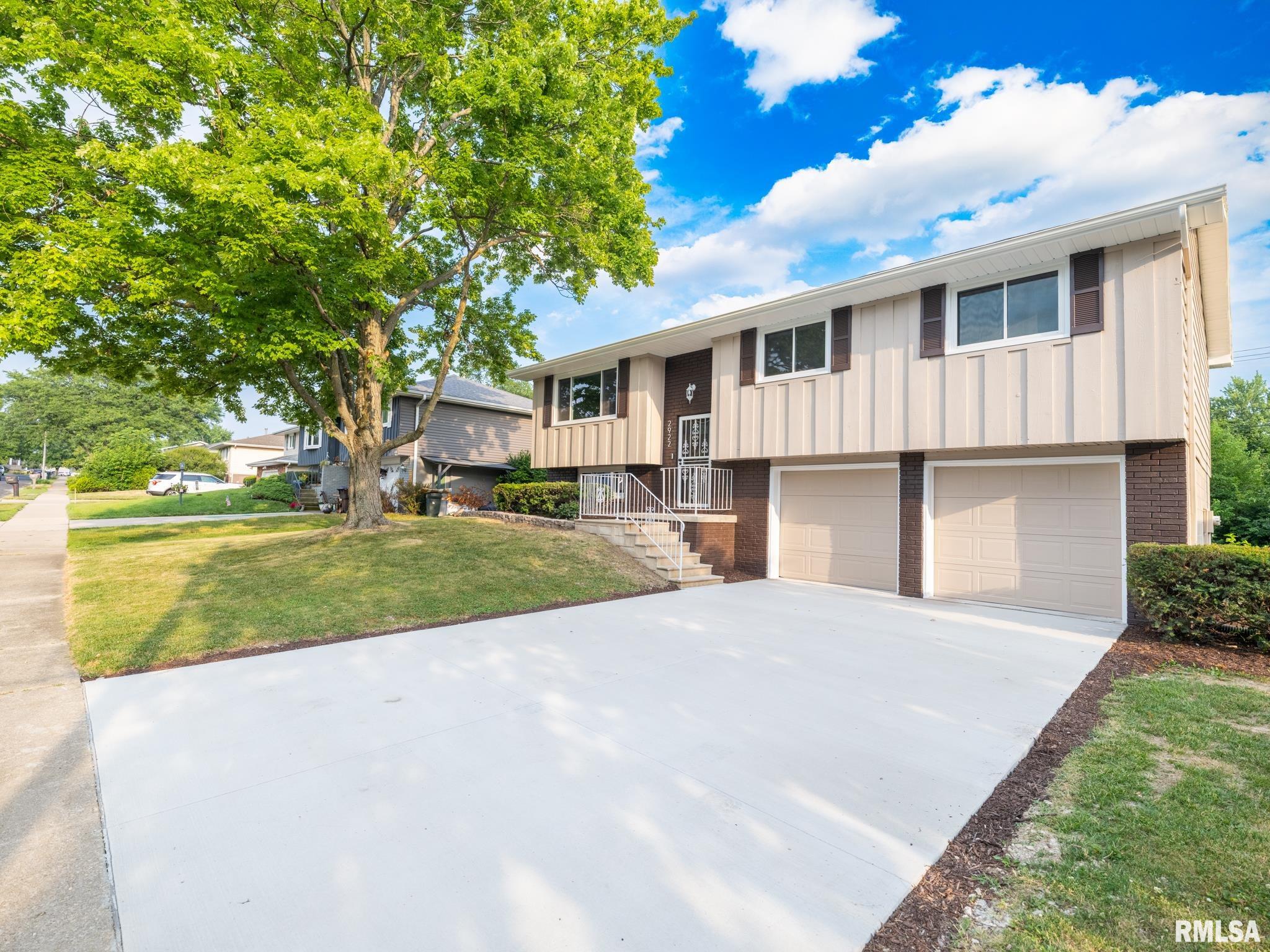 2922 W LARCHMONT Lane Peoria IL