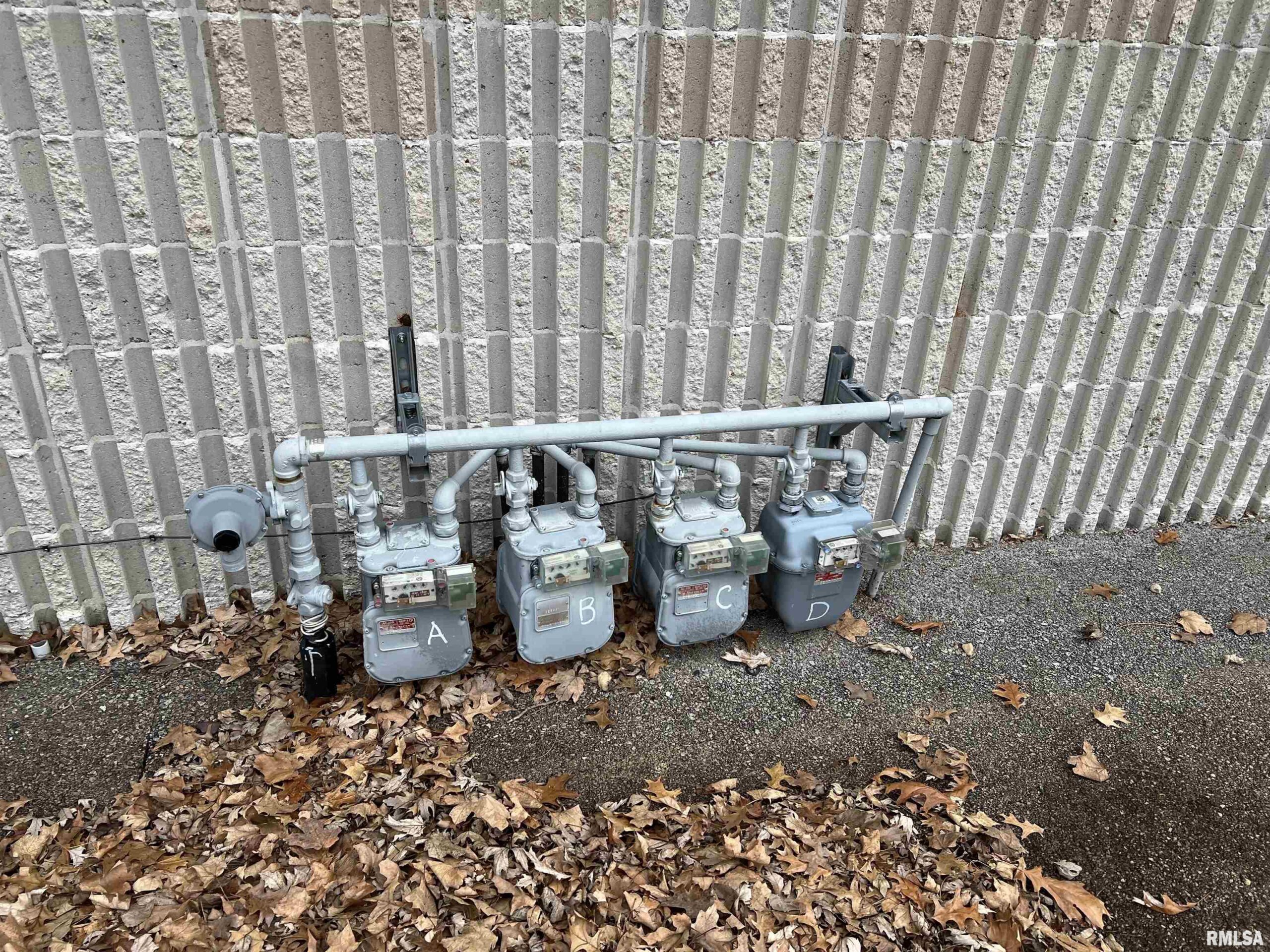 111 PIN OAK Drive Pekin IL