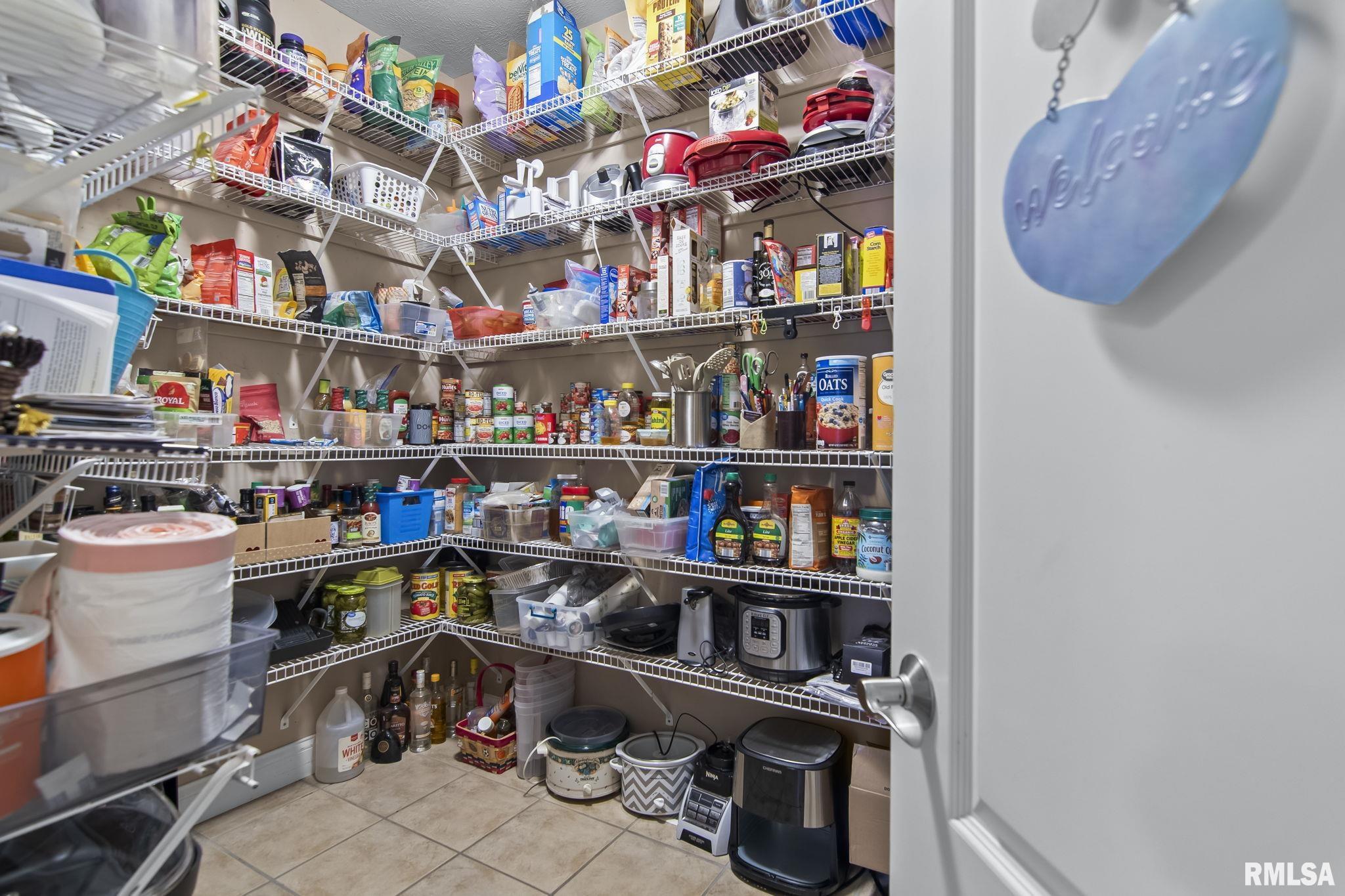 13599 WOODLAND Drive Athens IL