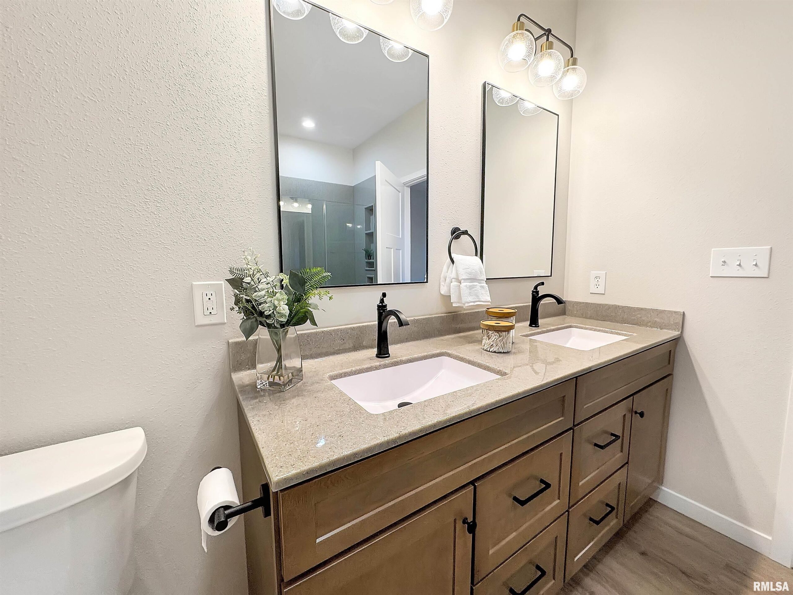 27 Neylon Street Mt Sterling IL