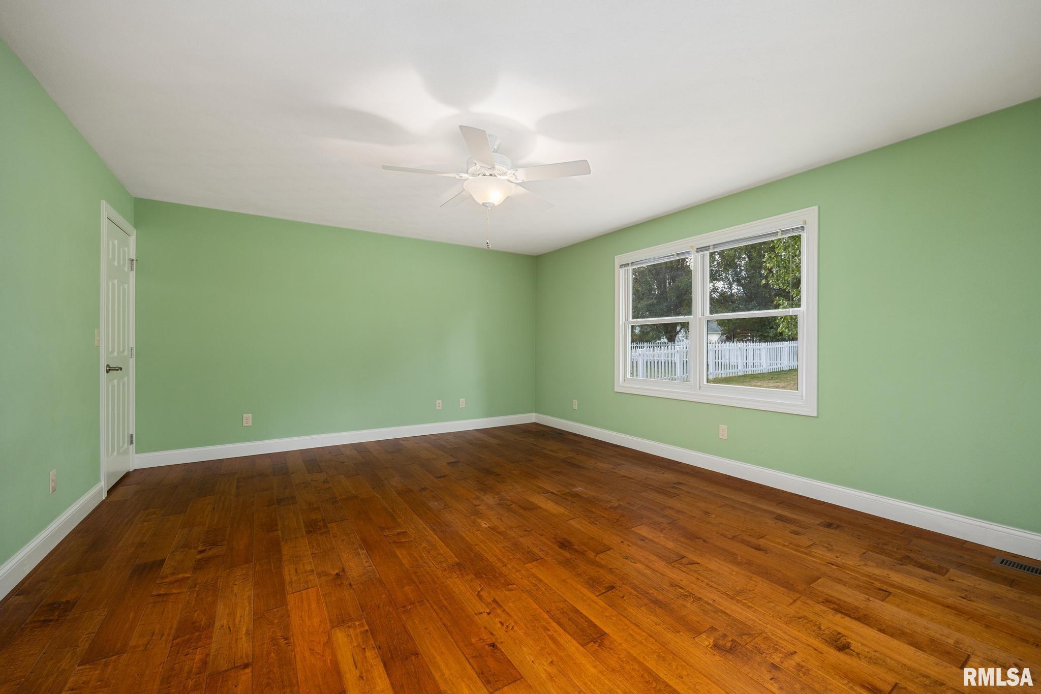 1921 DANE KELSEY Drive Pekin IL