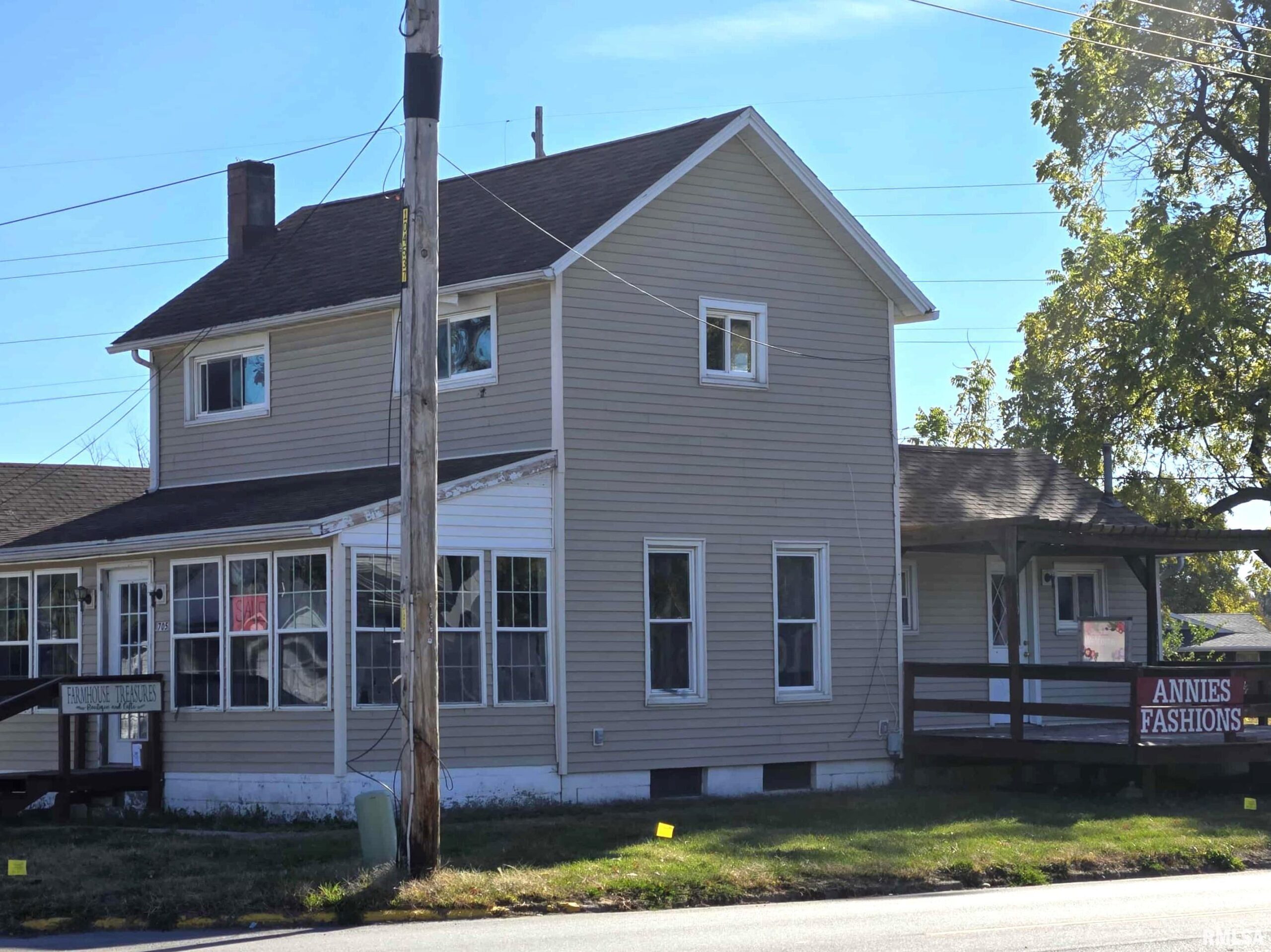 705 S MAIN Street Lewistown IL