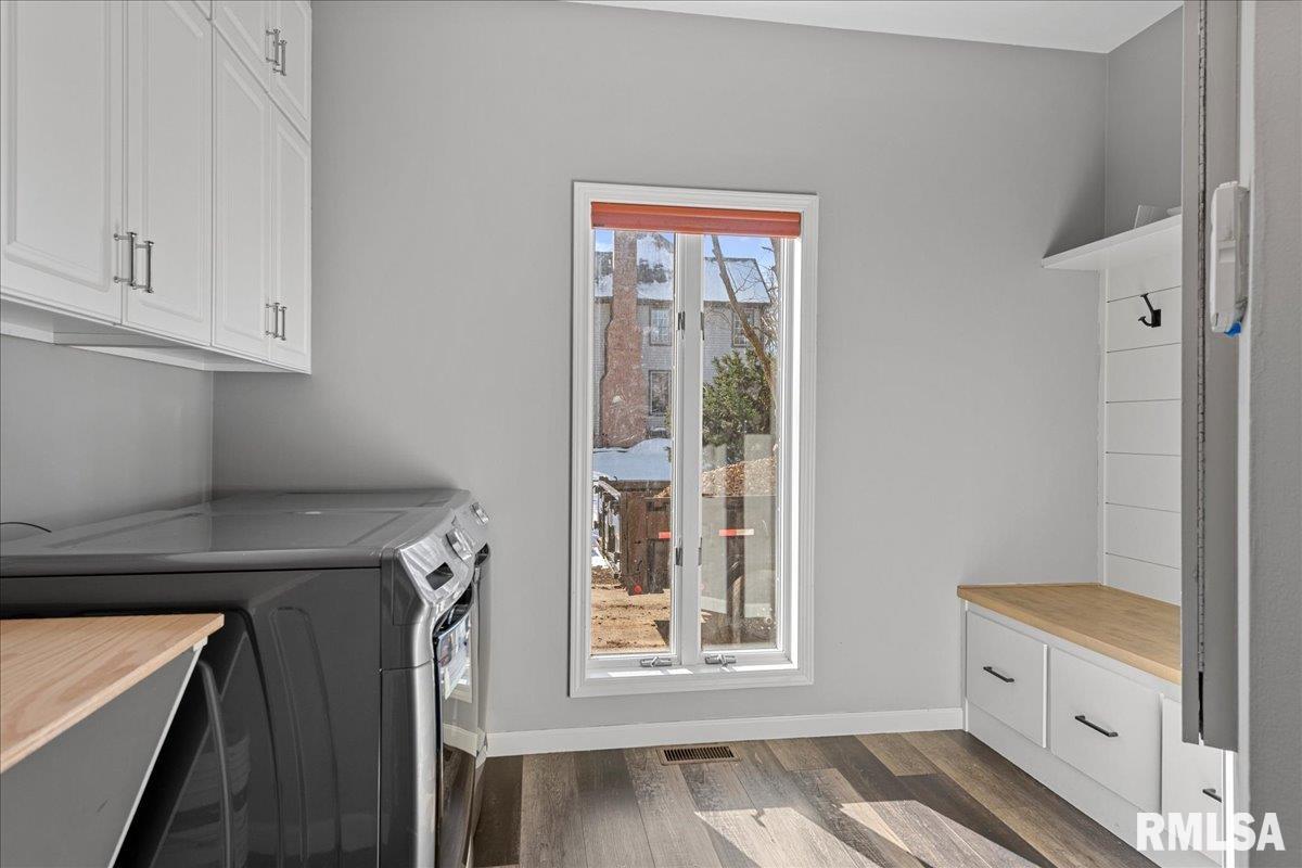 804 FAIRFAX Court Springfield IL