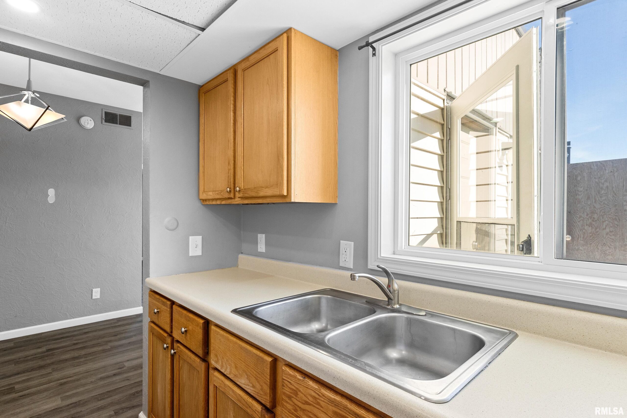 6831 N FROSTWOOD Parkway Peoria IL