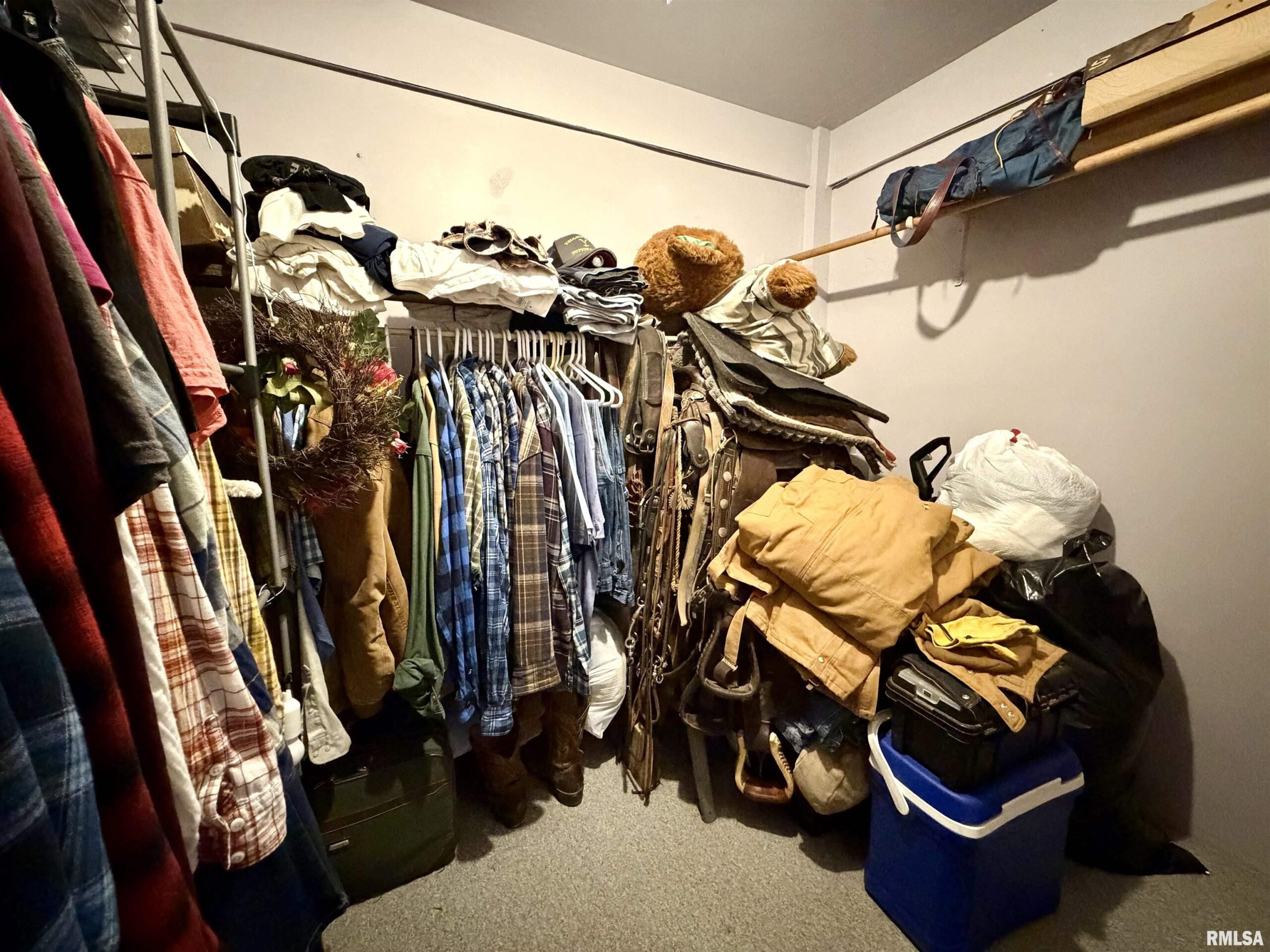 305 W LINCOLN Street Harrisburg IL