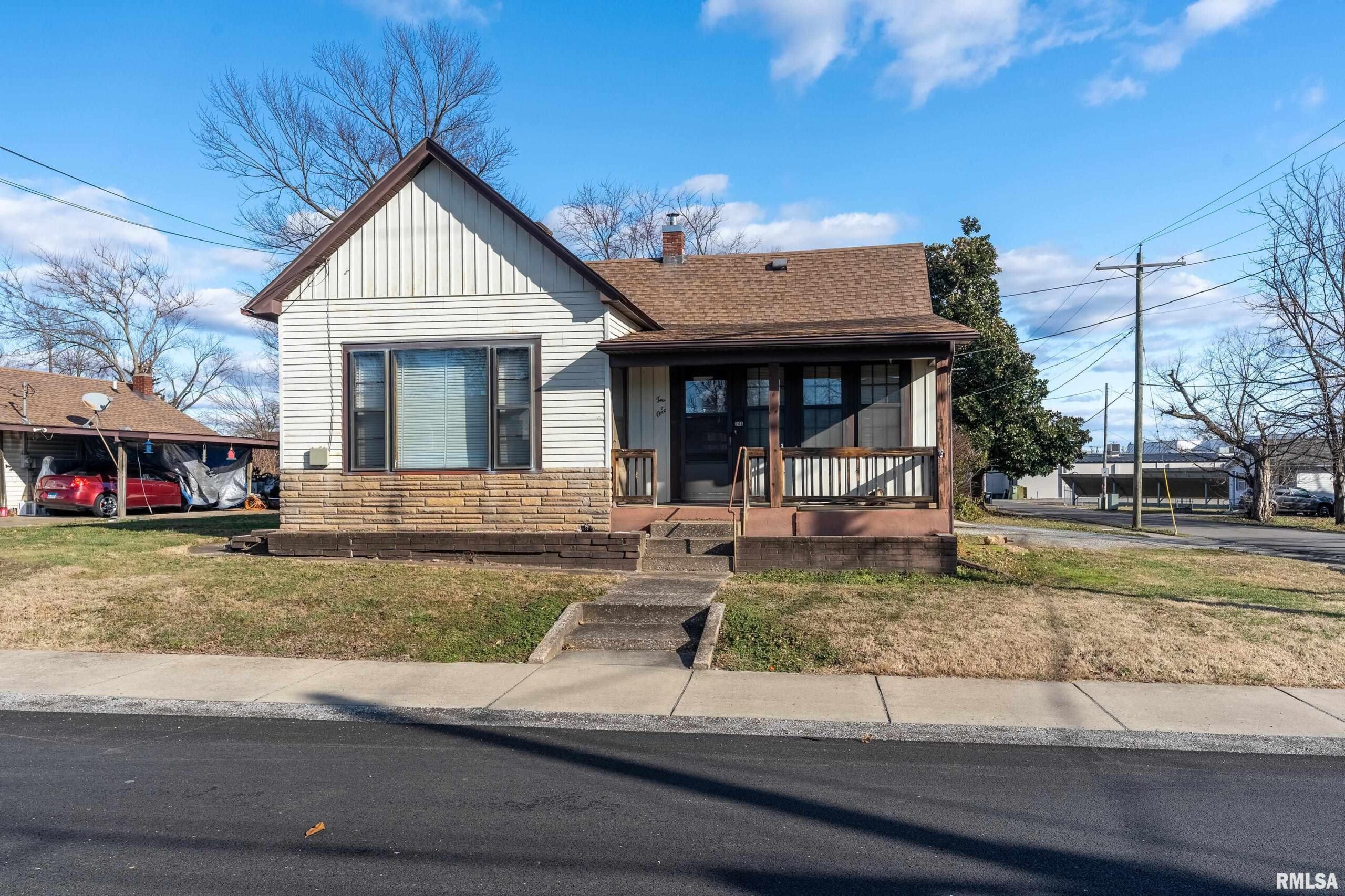 201 N VICKSBURG Street Marion IL