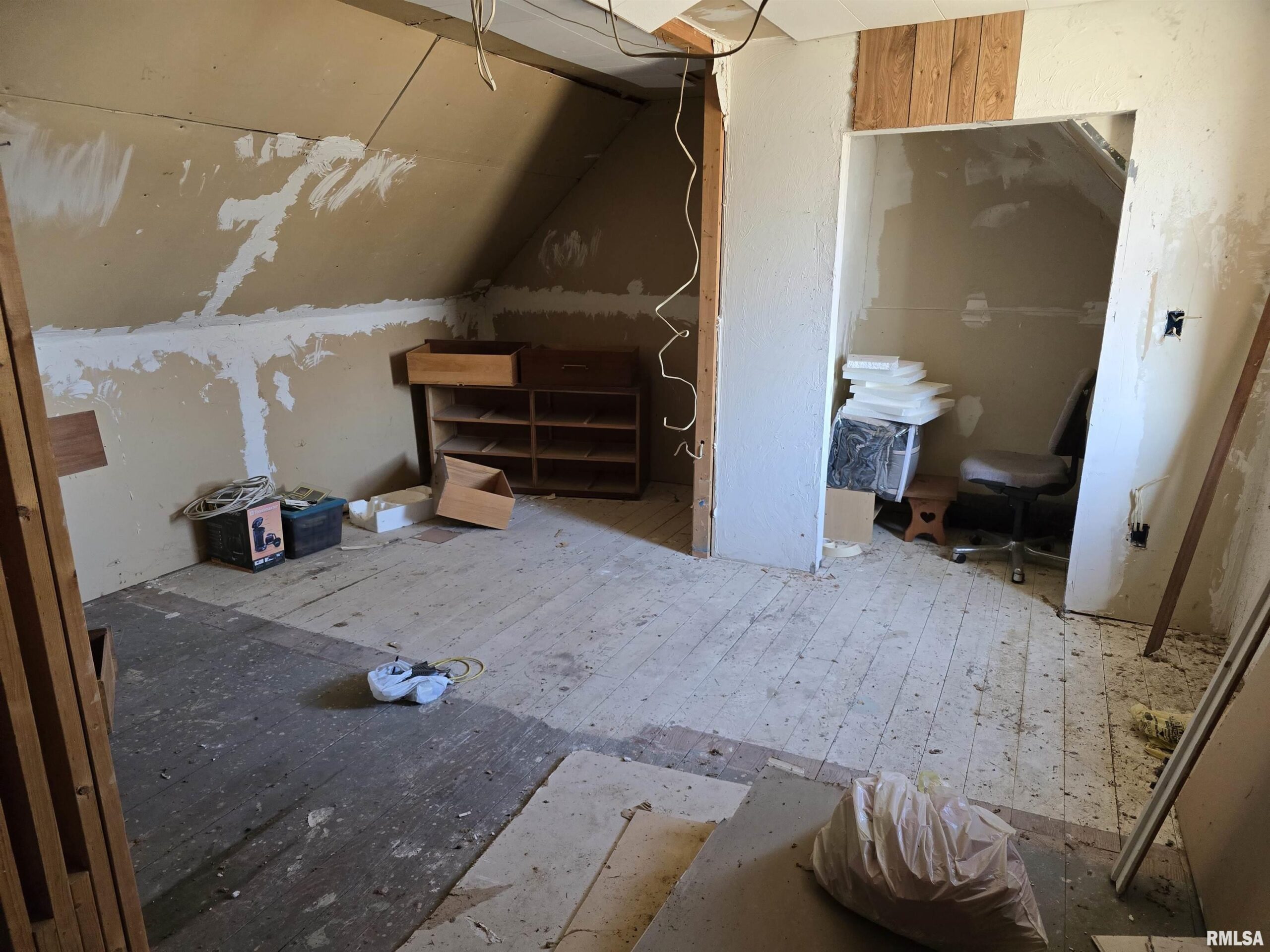 512 N LOGAN Street Mason City IL