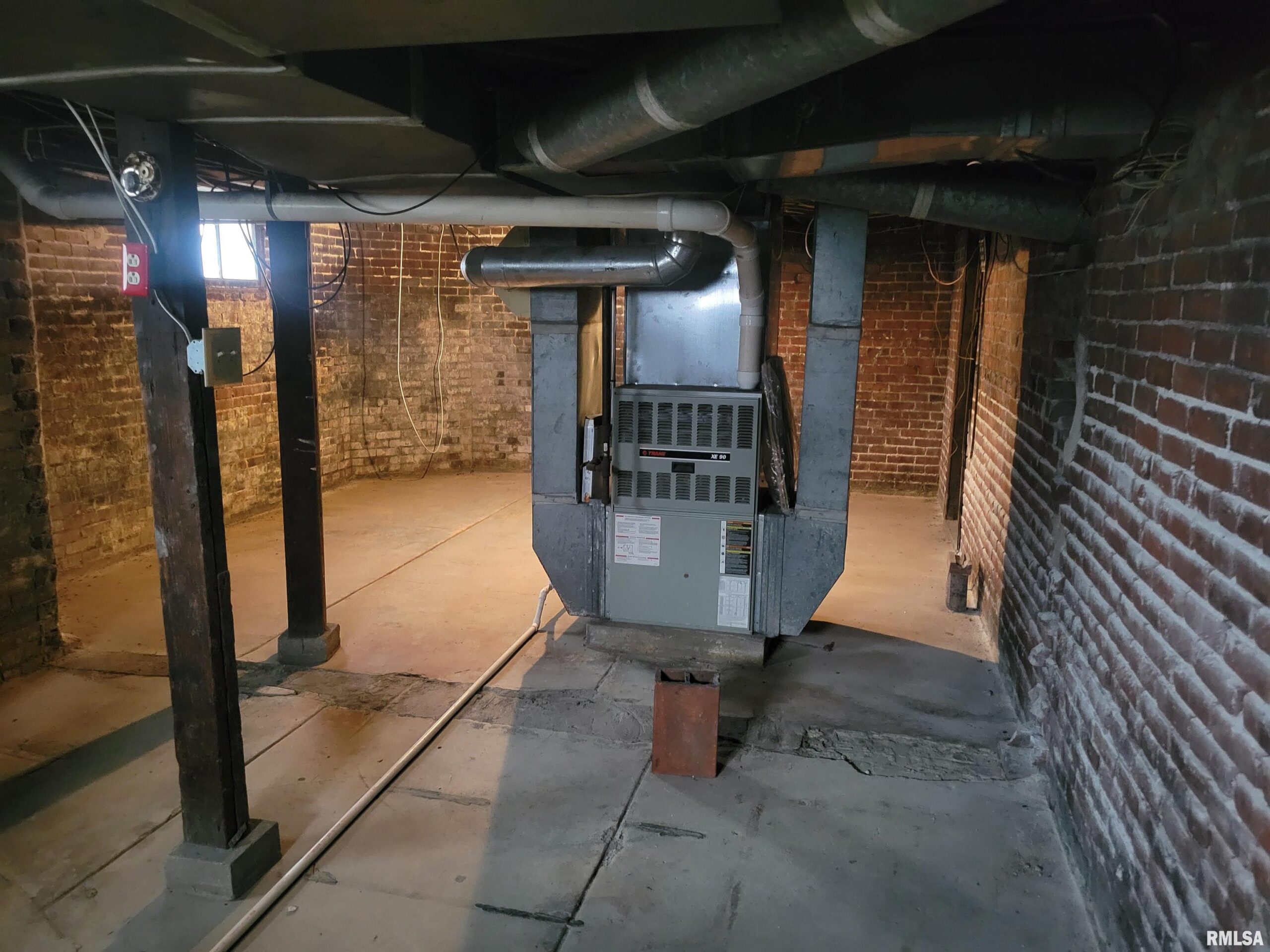 394 E HURST Street Bushnell IL