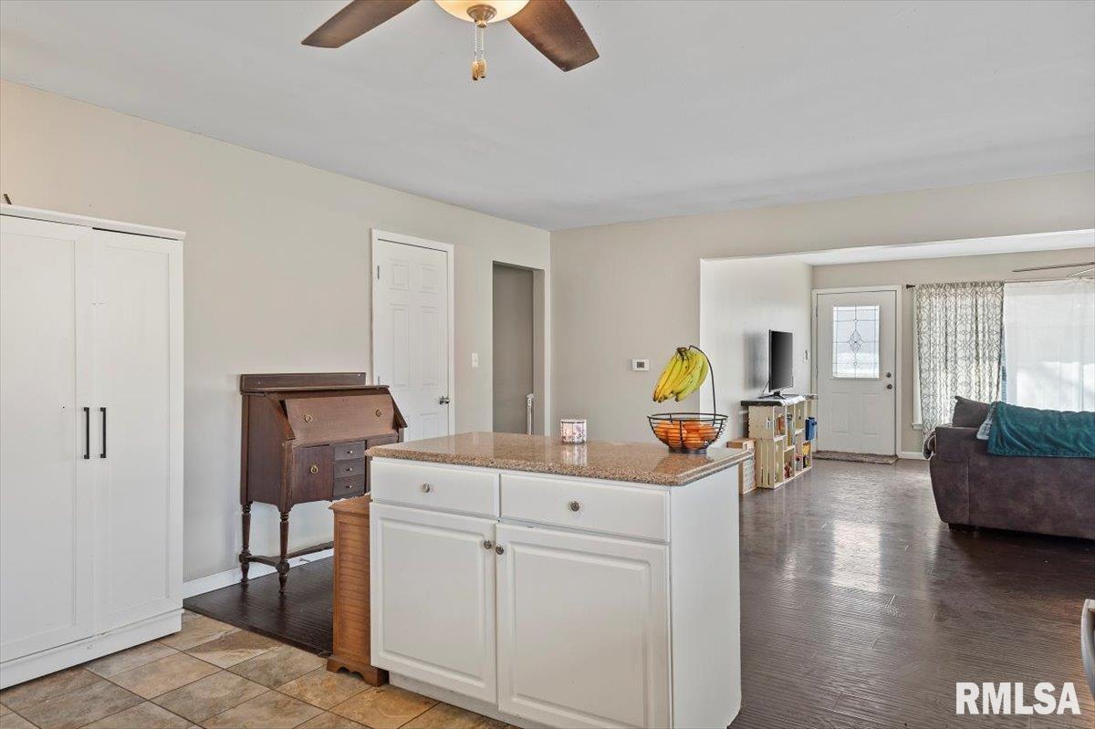 412 PARK Avenue Auburn IL