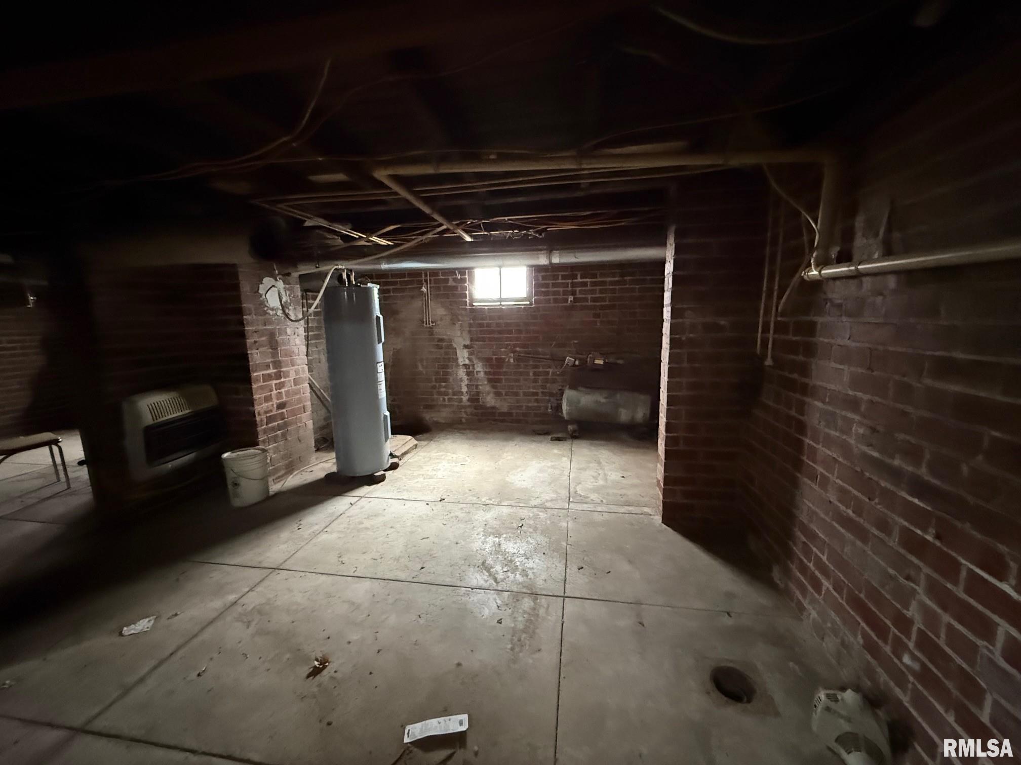 305 W MARKET Street Table Grove IL