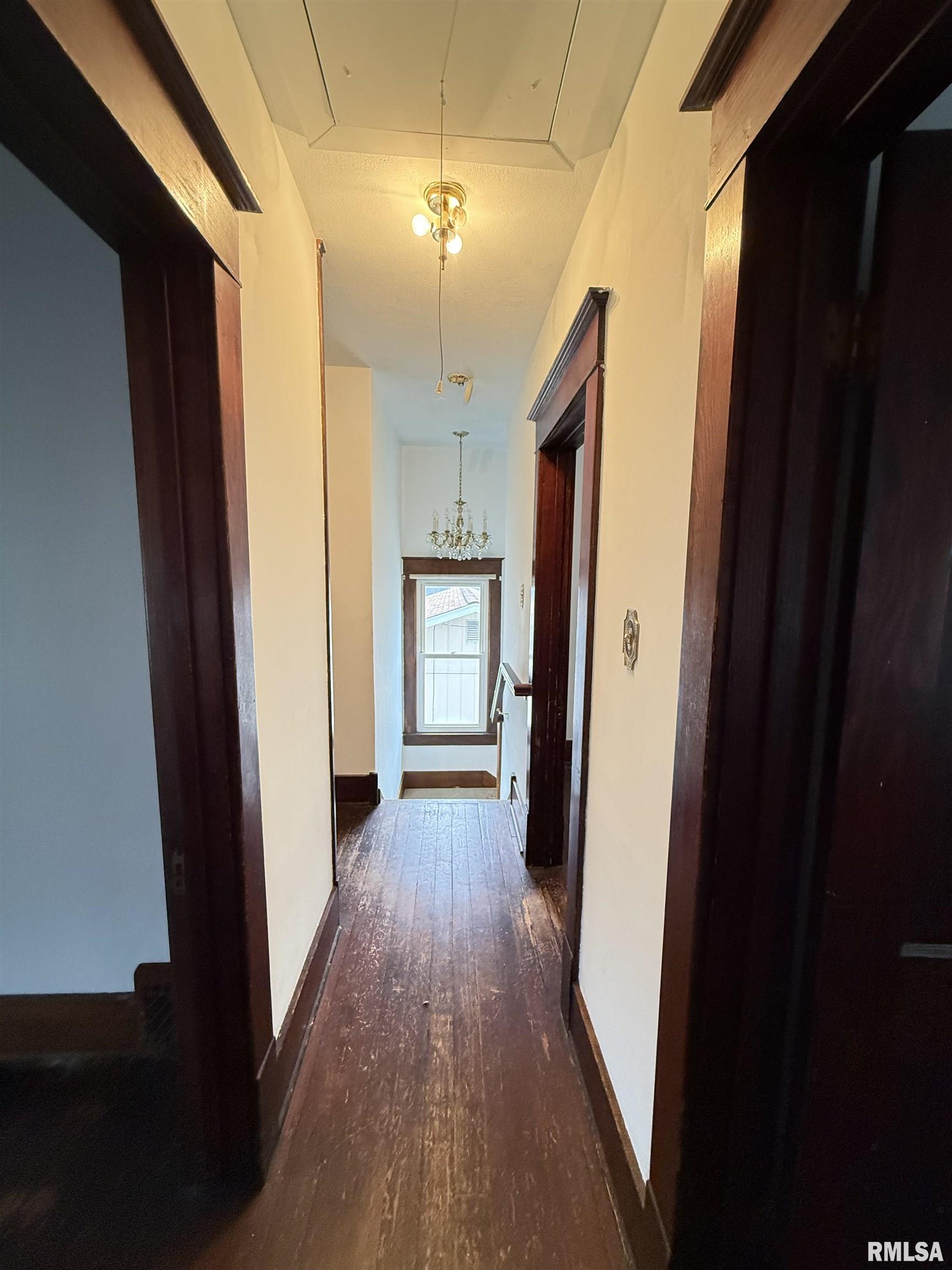 469 N 2ND Avenue Canton IL