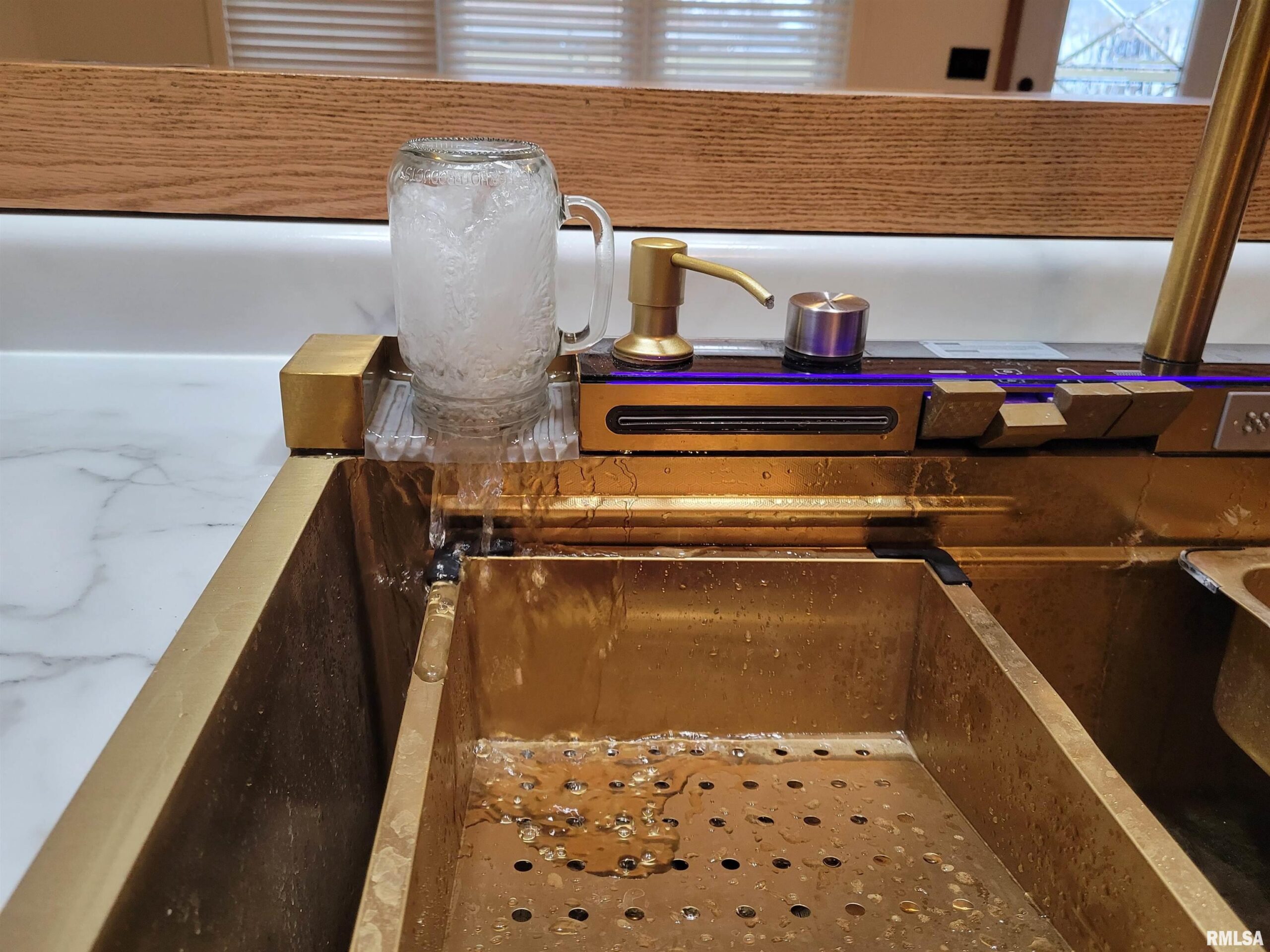 1102 COOLIDGE Avenue Pekin IL