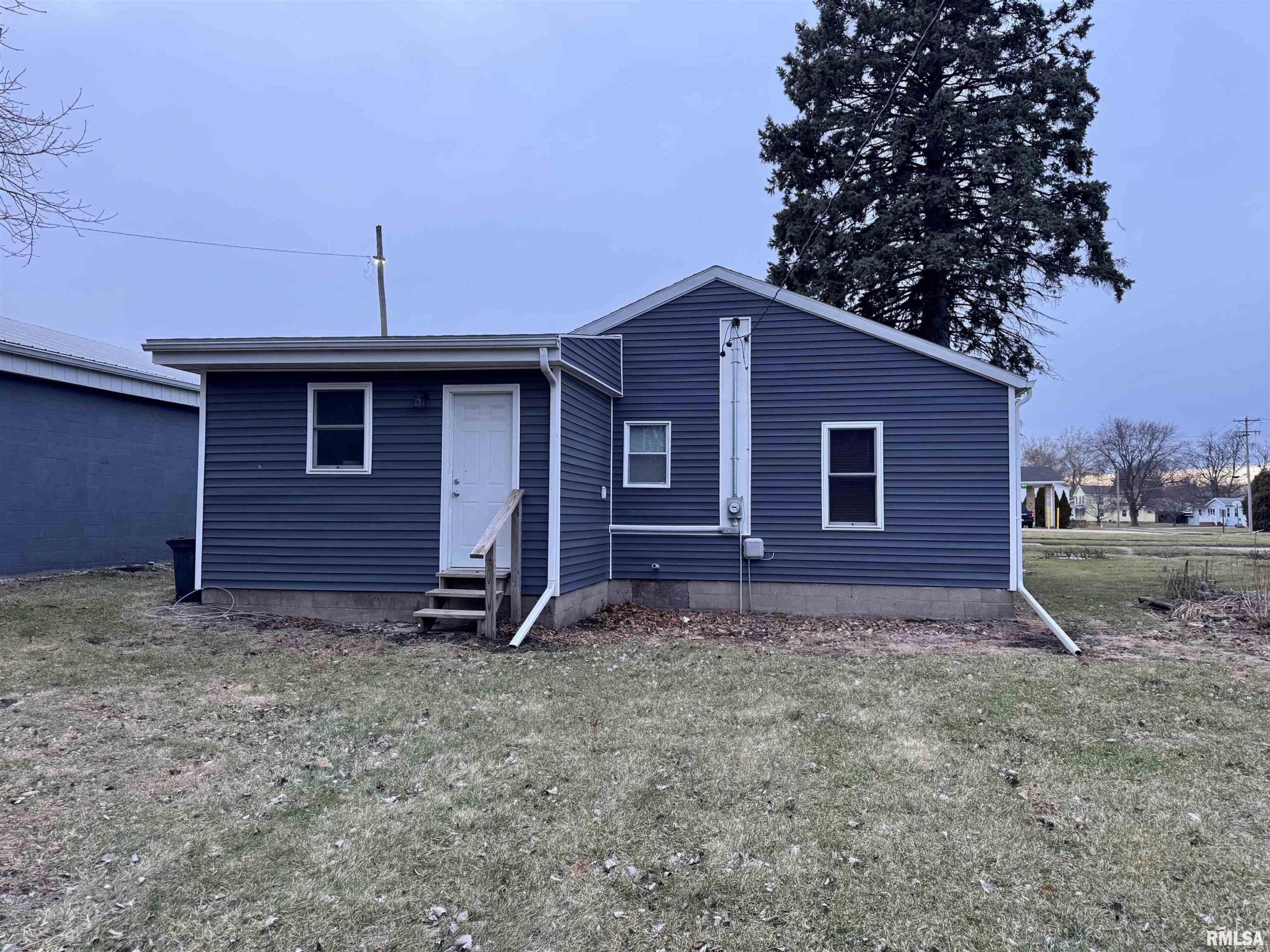 460 N COLE Street Bushnell IL