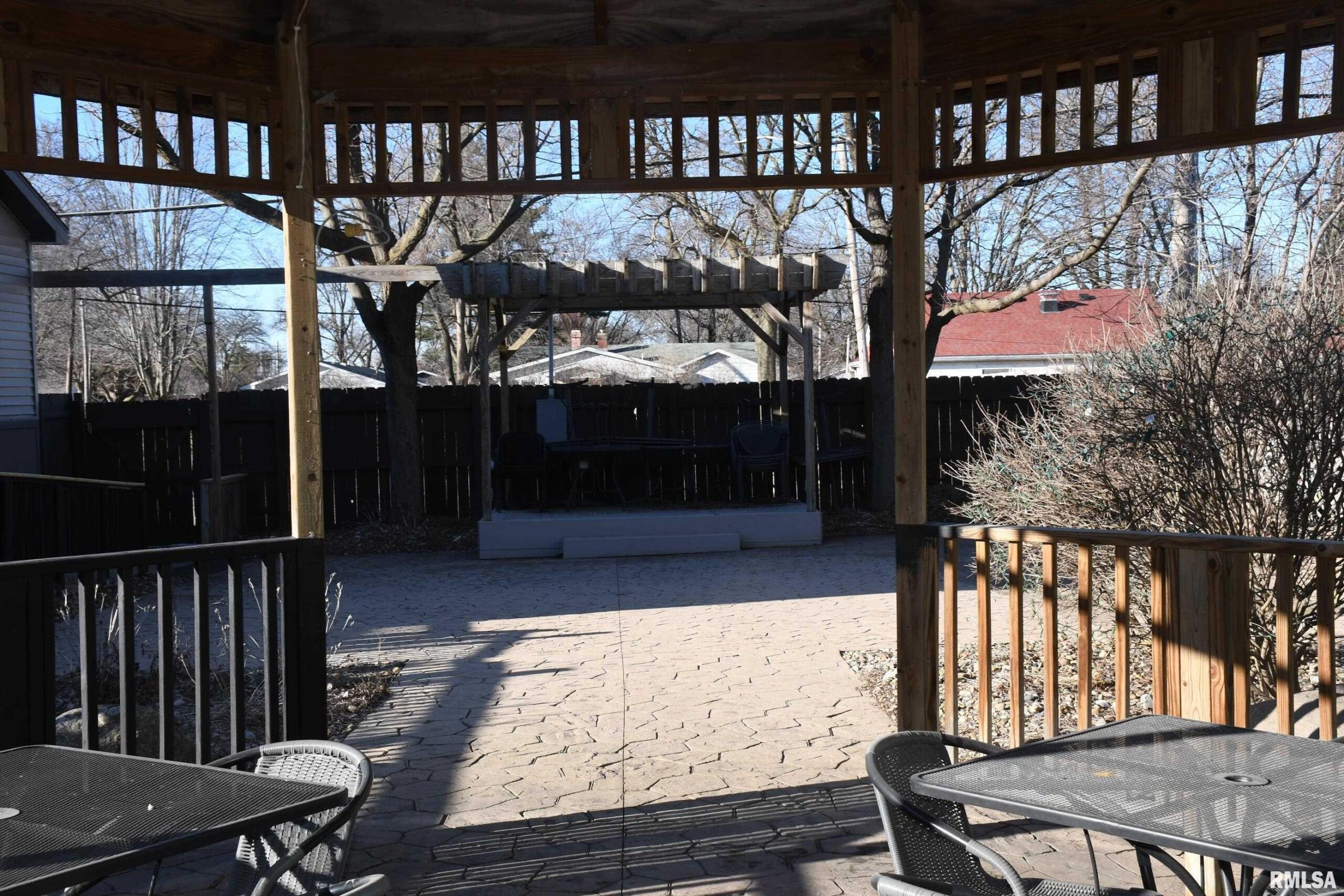 1230 5TH Street Lincoln IL